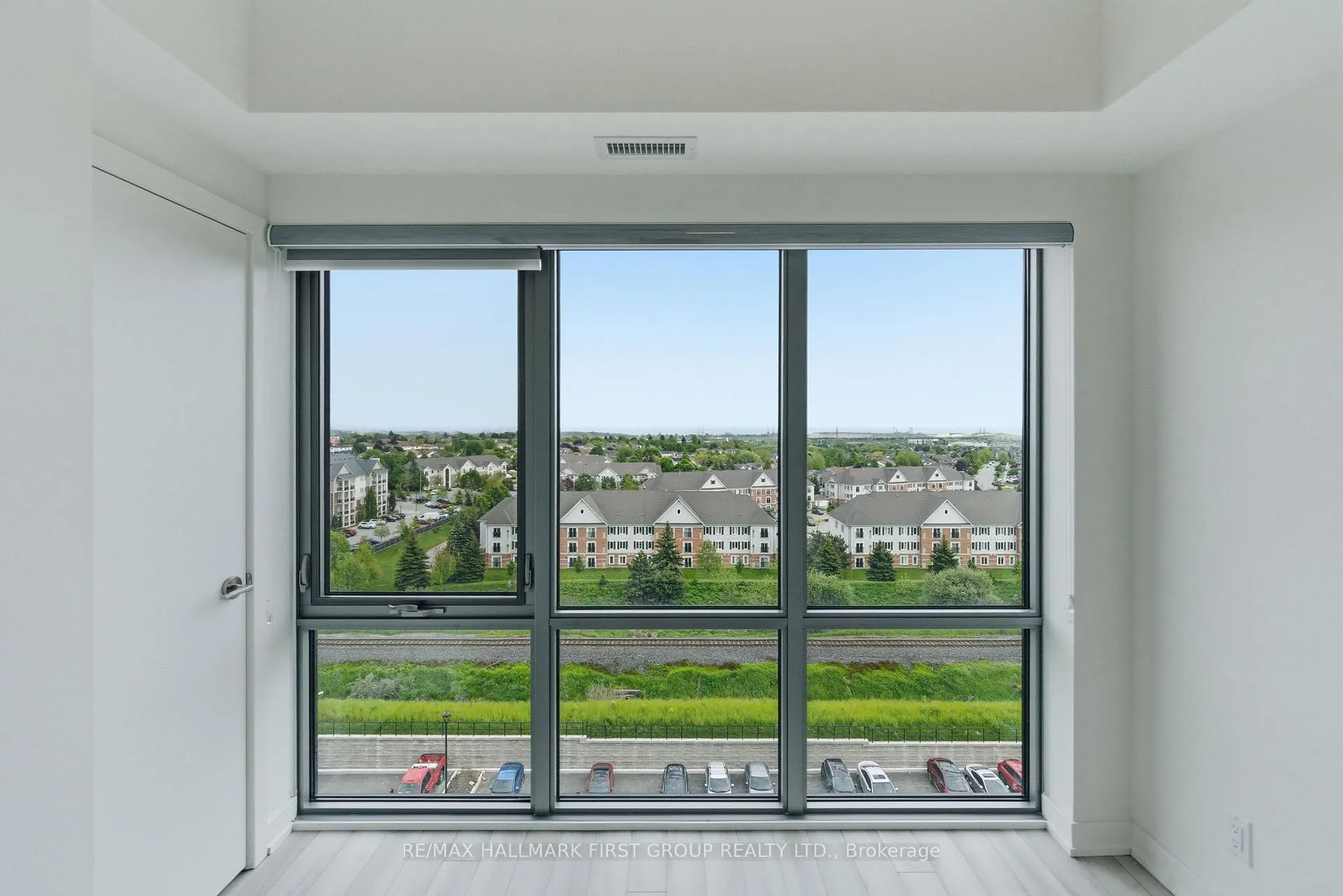 Photo 14 of Unit 902, 51 Clarington Boulevard, Clarington, Bowmanville — HOMEH