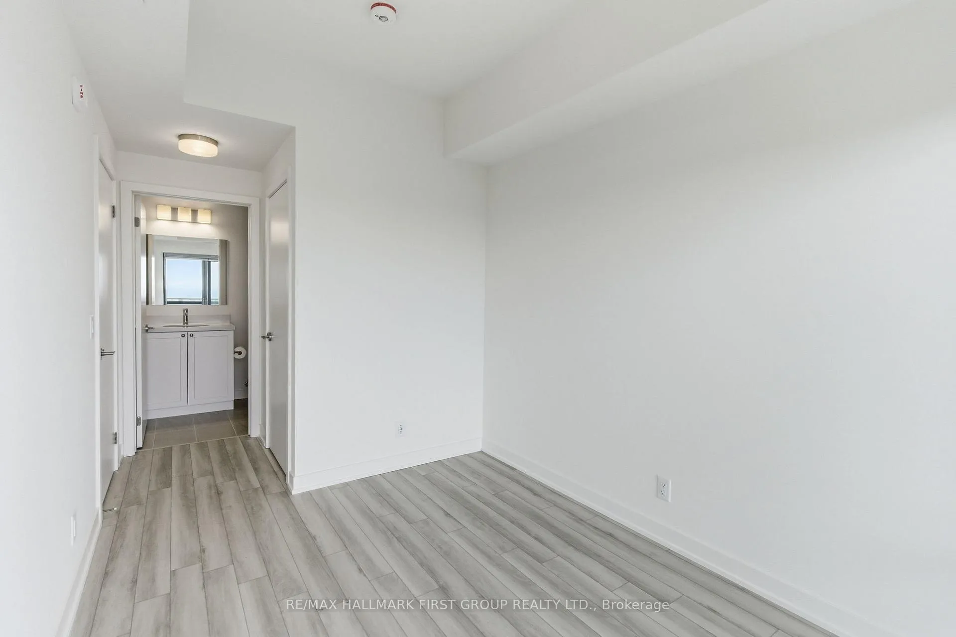 Photo 19 of Unit 902, 51 Clarington Boulevard, Clarington, Bowmanville — HOMEH
