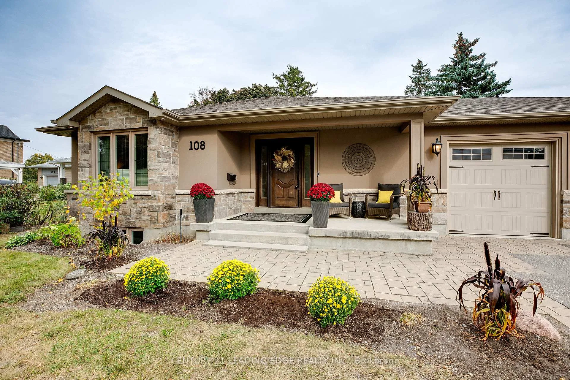 Photo 3 of 108 Robinson Street, Markham, Bullock — HOMEH