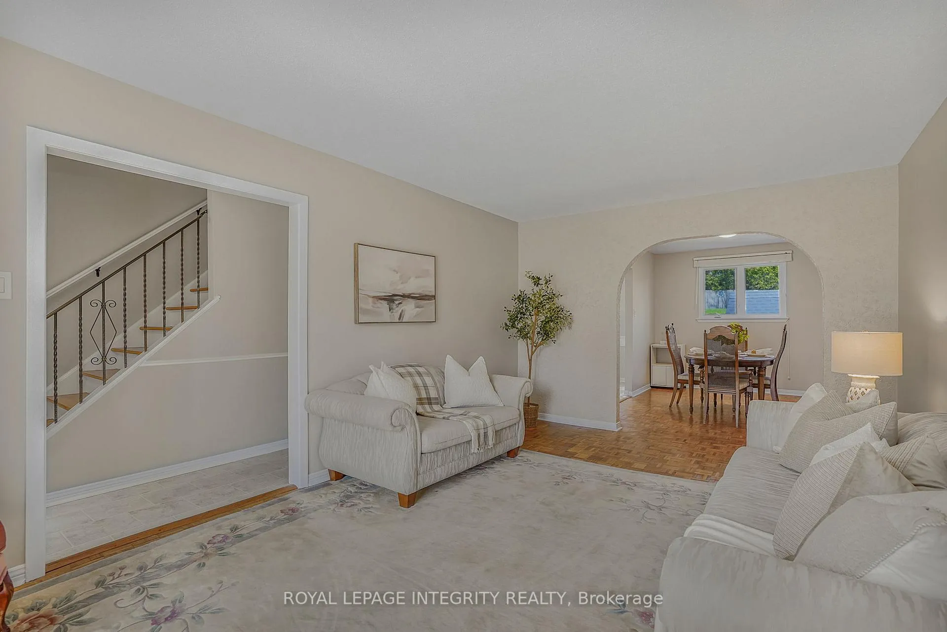 Photo 5 of 74 Valewood Crescent, Ottawa, Blackburn Hamlet — HOMEH