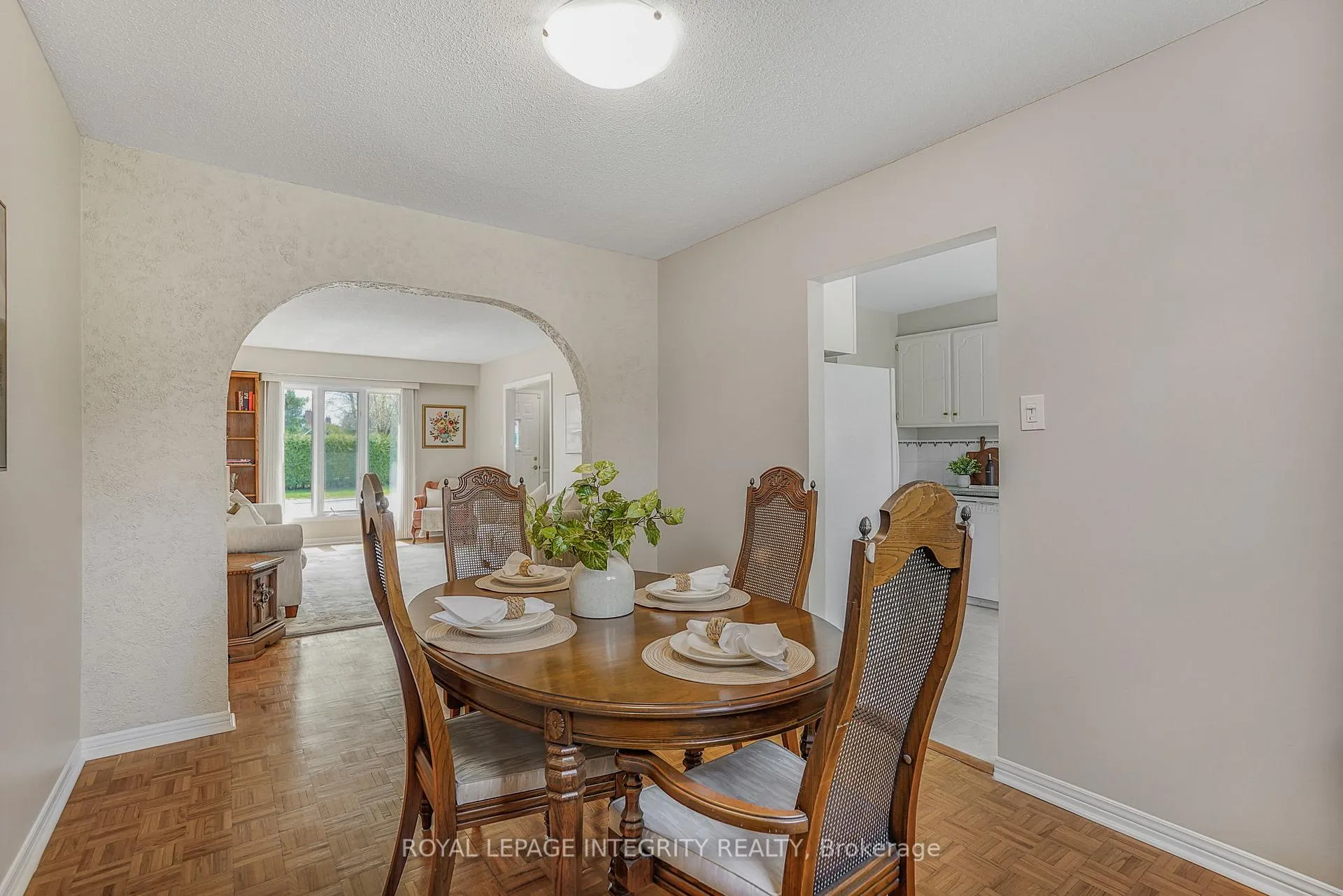 Photo 10 of 74 Valewood Crescent, Ottawa, Blackburn Hamlet — HOMEH