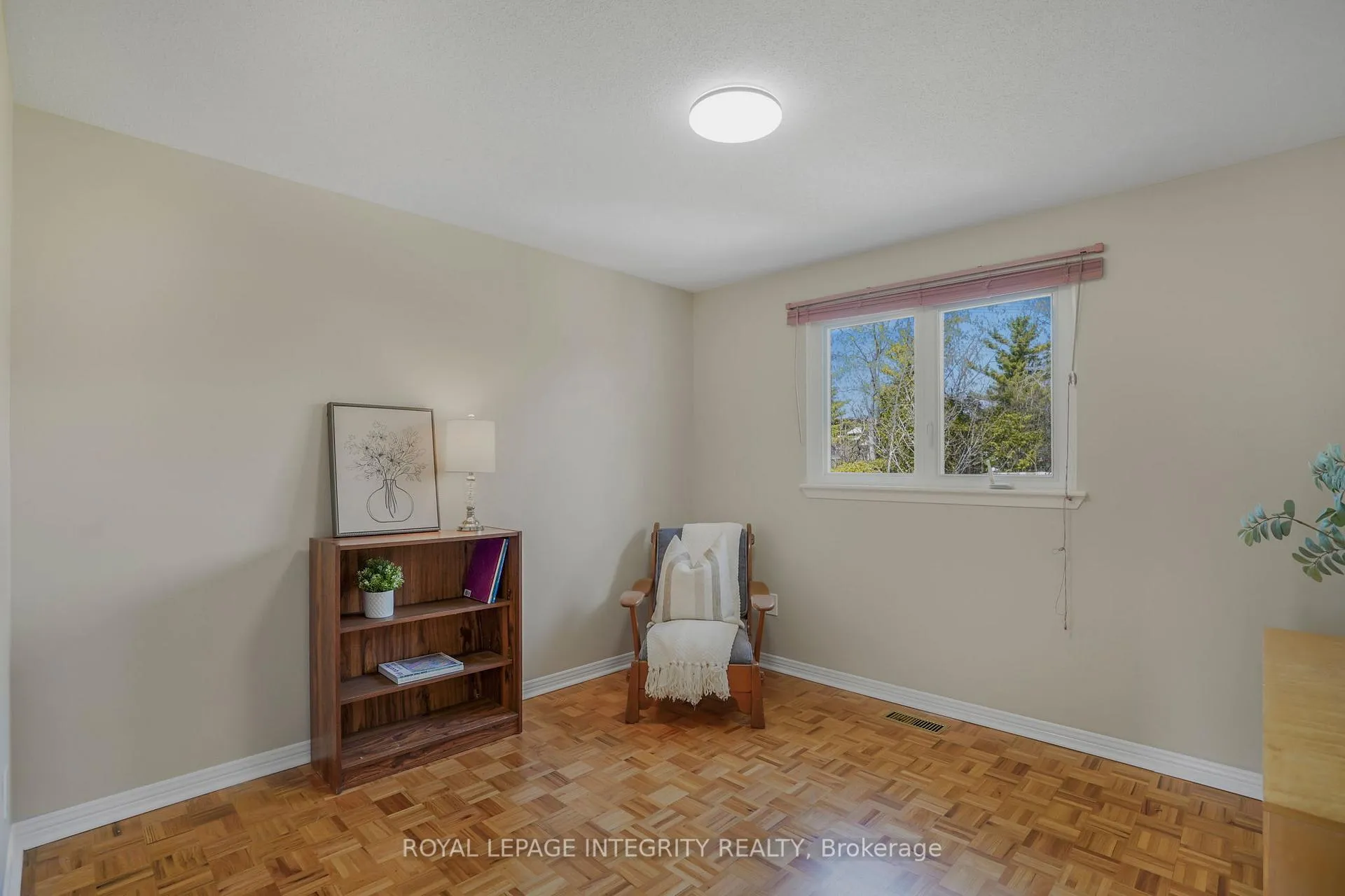 Photo 11 of 74 Valewood Crescent, Ottawa, Blackburn Hamlet — HOMEH