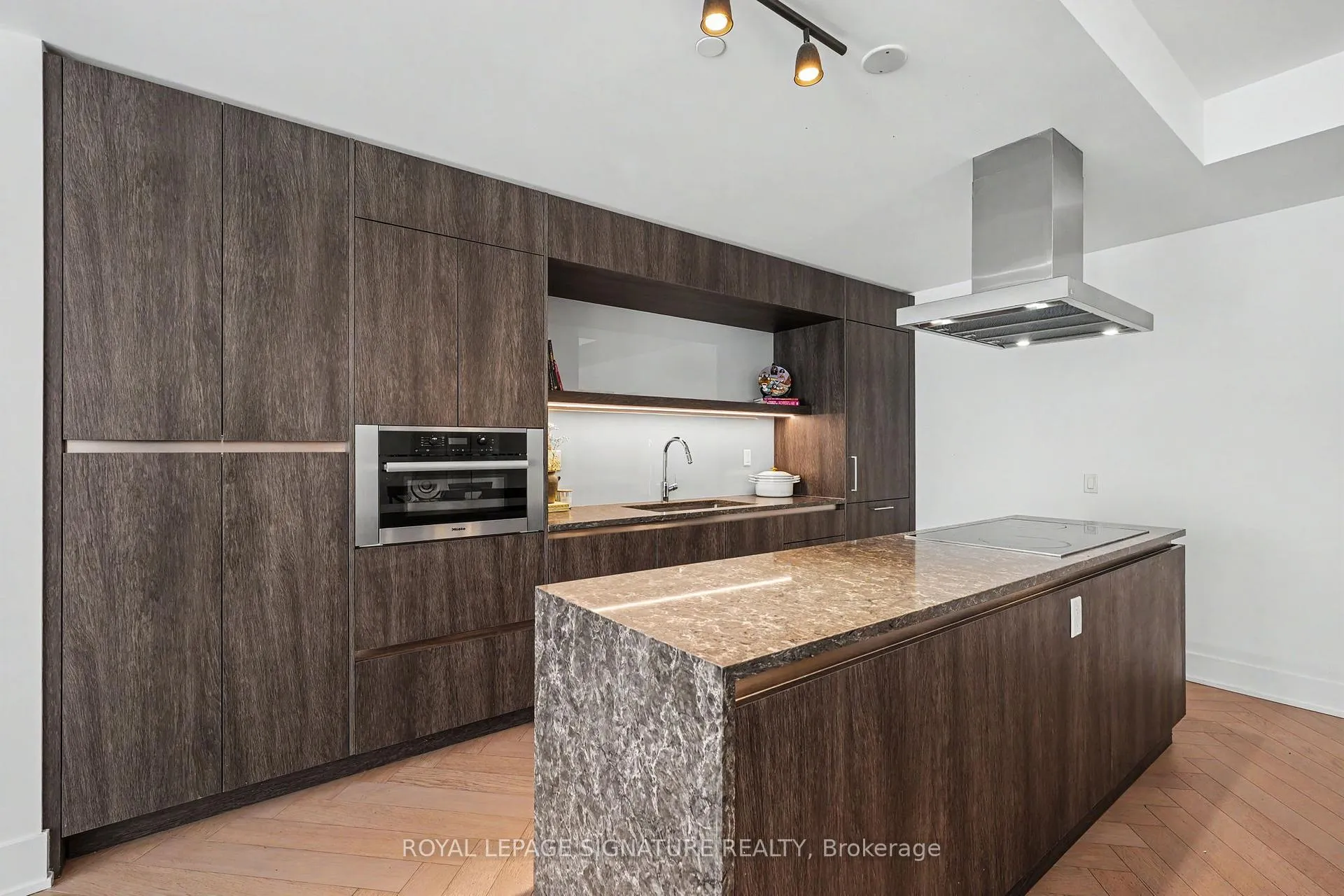 Photo 6 of Unit 512, 6 Jackes Avenue, Toronto, Rosedale-Moore Park — HOMEH