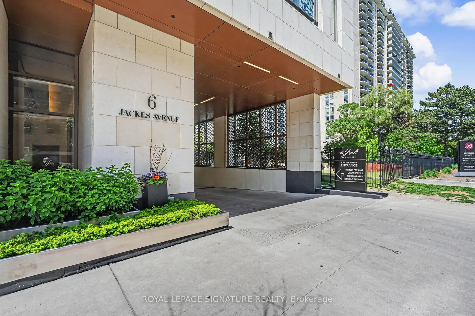 Photo 31 of Unit 512, 6 Jackes Avenue, Toronto, Rosedale-Moore Park — HOMEH