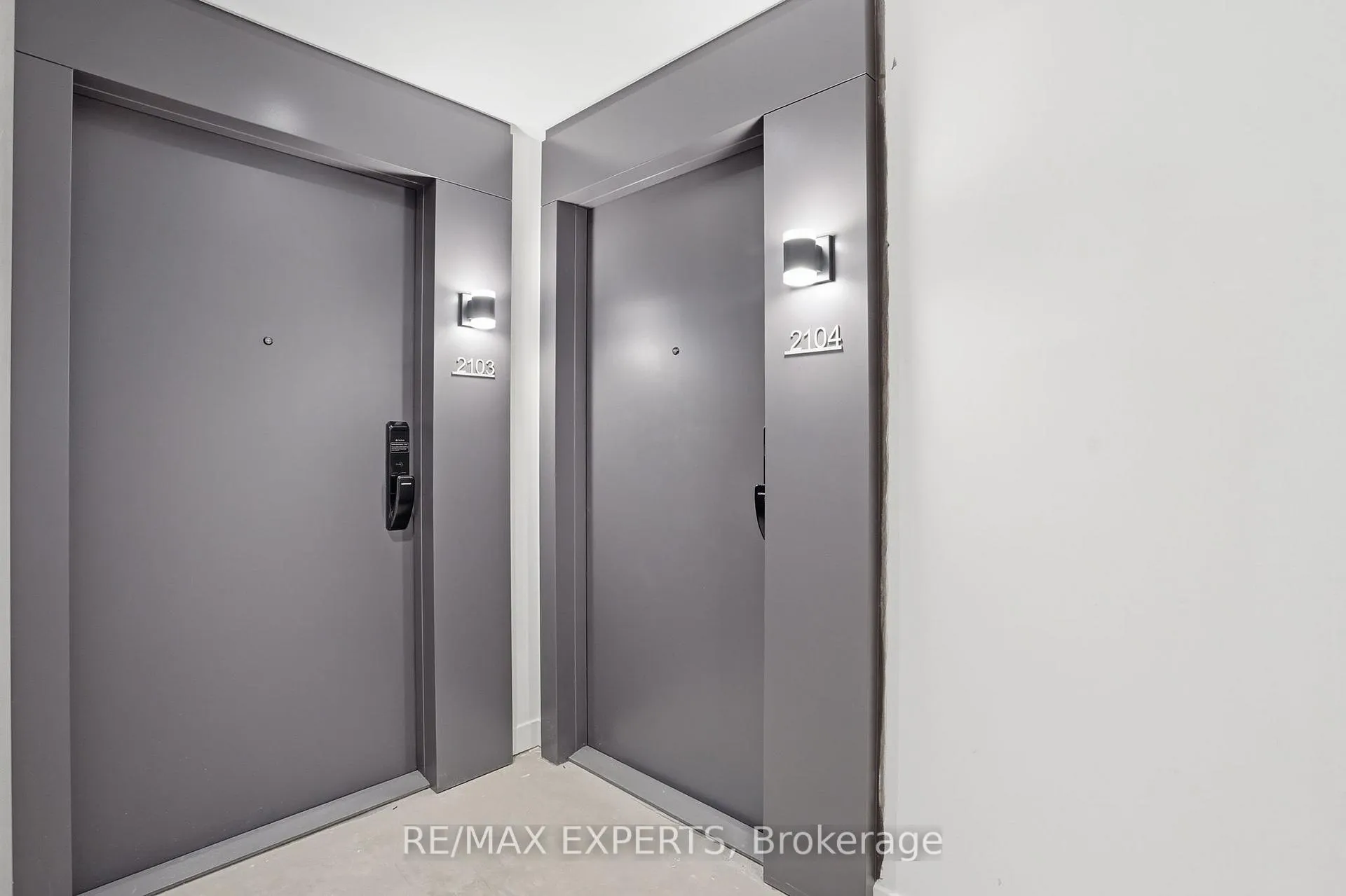 Photo 4 of Unit 2104, 2075 Lakeshore Road, Burlington, Brant — HOMEH