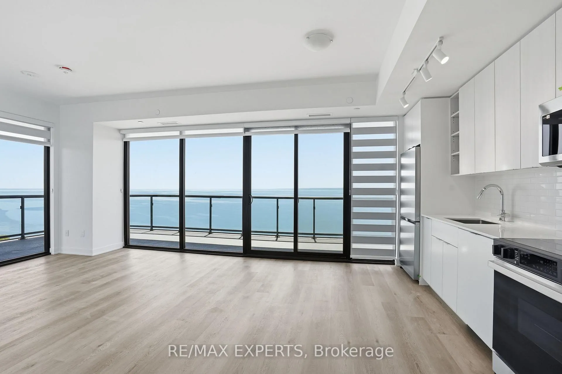 Photo 9 of Unit 2104, 2075 Lakeshore Road, Burlington, Brant — HOMEH