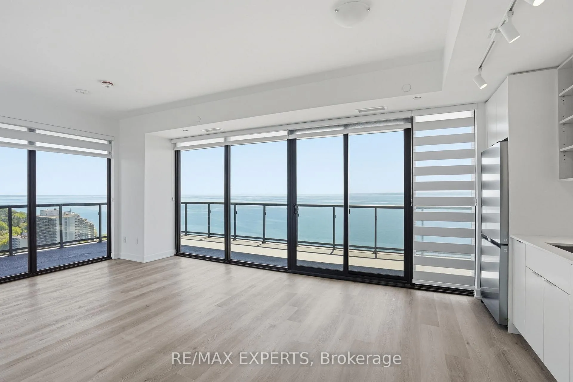 Photo 15 of Unit 2104, 2075 Lakeshore Road, Burlington, Brant — HOMEH