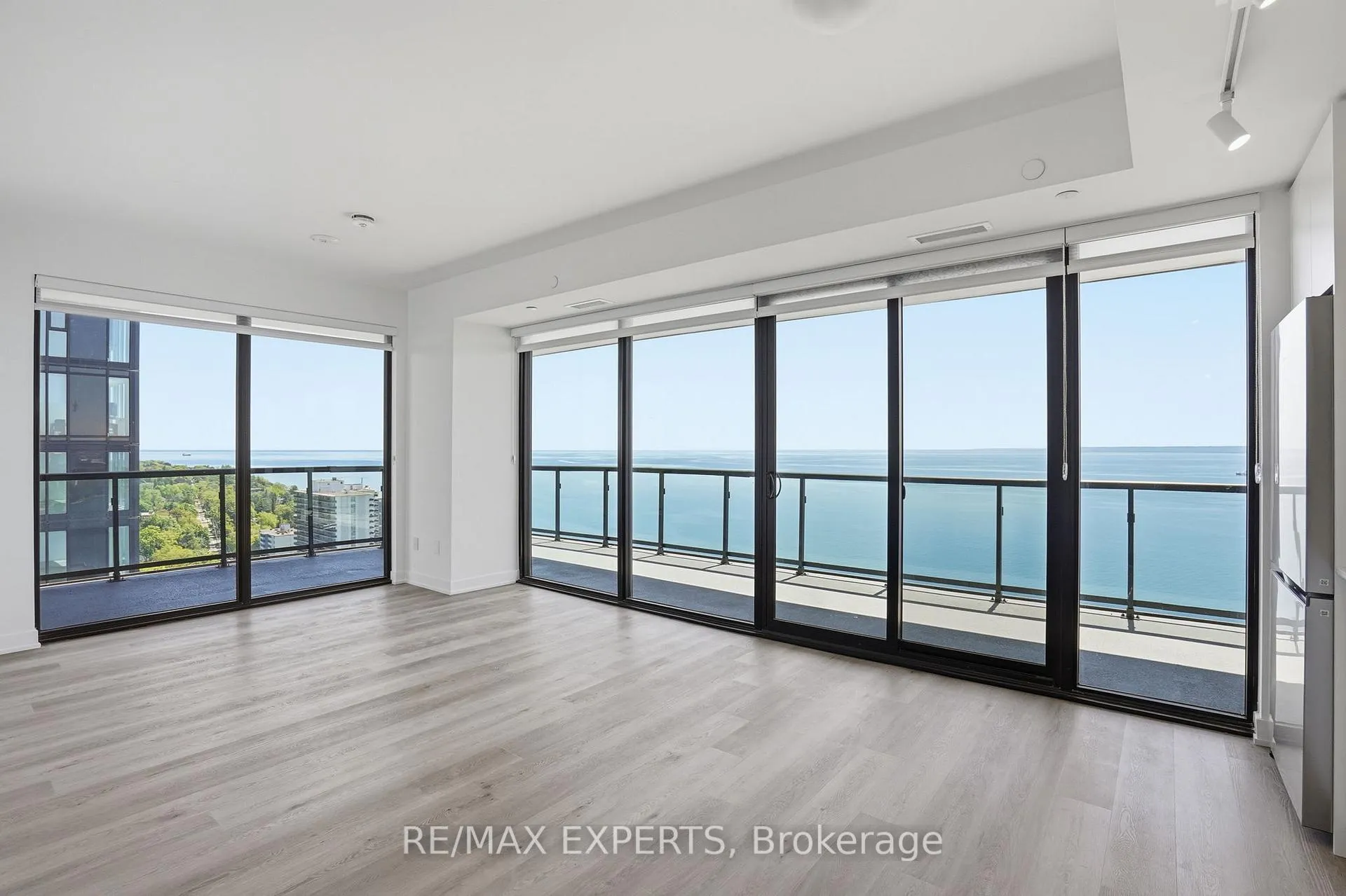 Photo 17 of Unit 2104, 2075 Lakeshore Road, Burlington, Brant — HOMEH