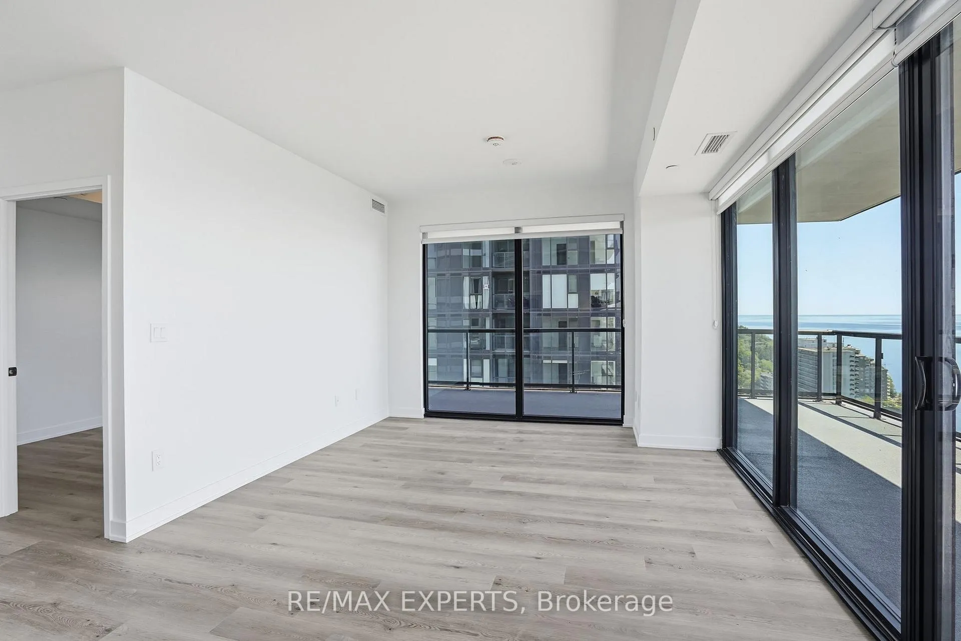 Photo 18 of Unit 2104, 2075 Lakeshore Road, Burlington, Brant — HOMEH