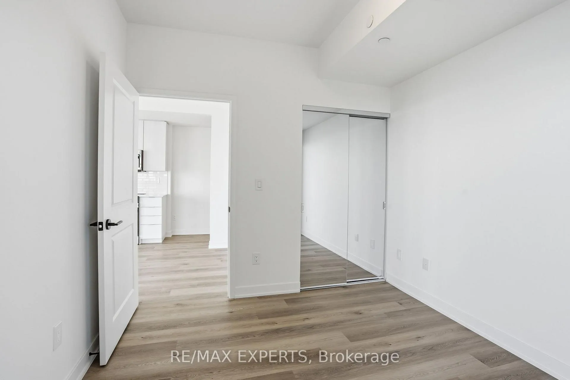 Photo 25 of Unit 2104, 2075 Lakeshore Road, Burlington, Brant — HOMEH