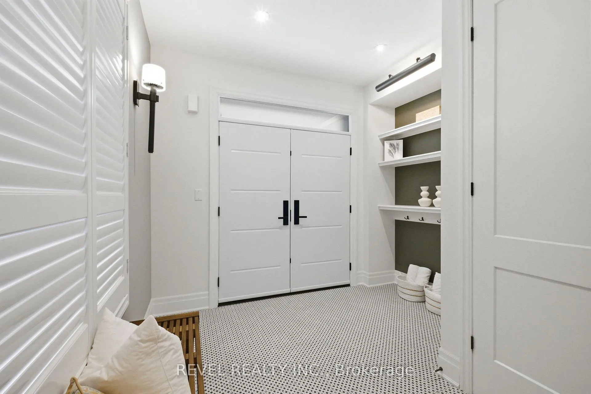 Photo 2 of 1579 Scarlett Trail, Pickering, Rural Pickering — HOMEH