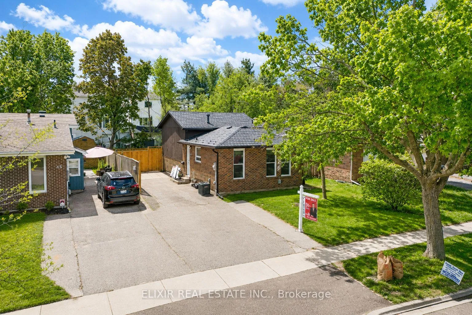 Photo 1 of 45 Austen Lane, Barrie, Letitia Heights — HOMEH