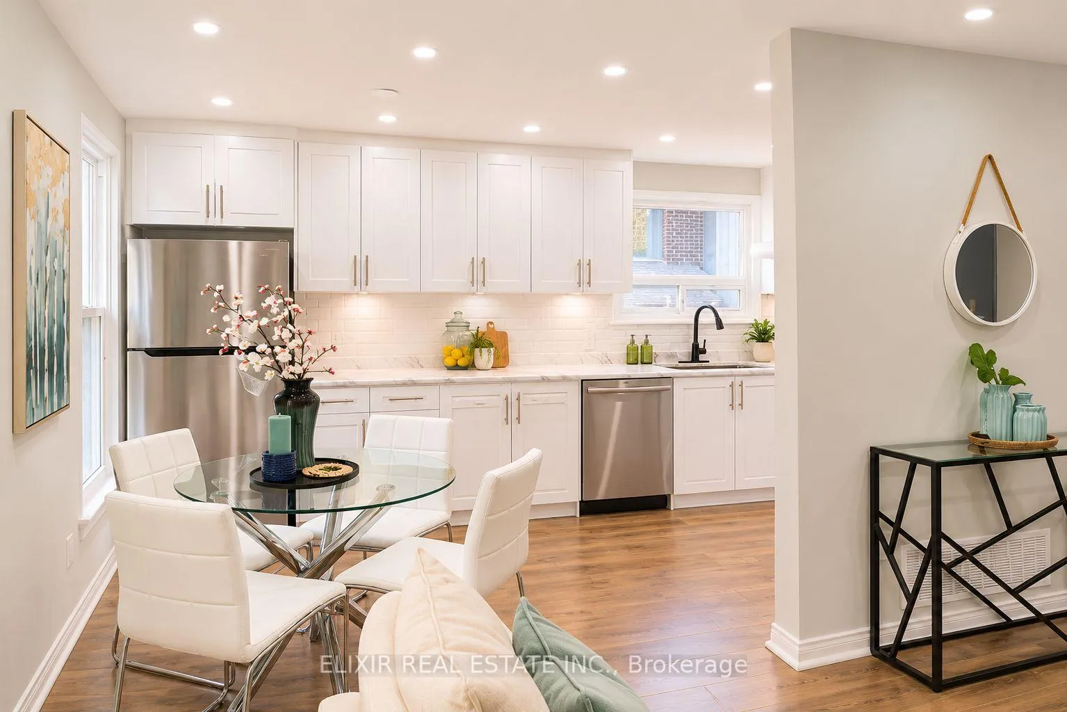 Photo 10 of 45 Austen Lane, Barrie, Letitia Heights — HOMEH