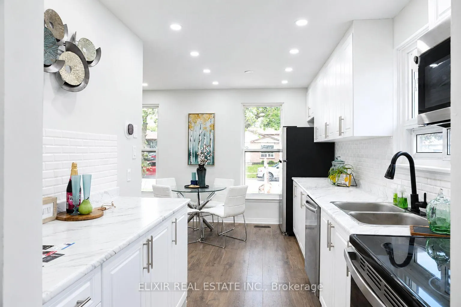 Photo 12 of 45 Austen Lane, Barrie, Letitia Heights — HOMEH