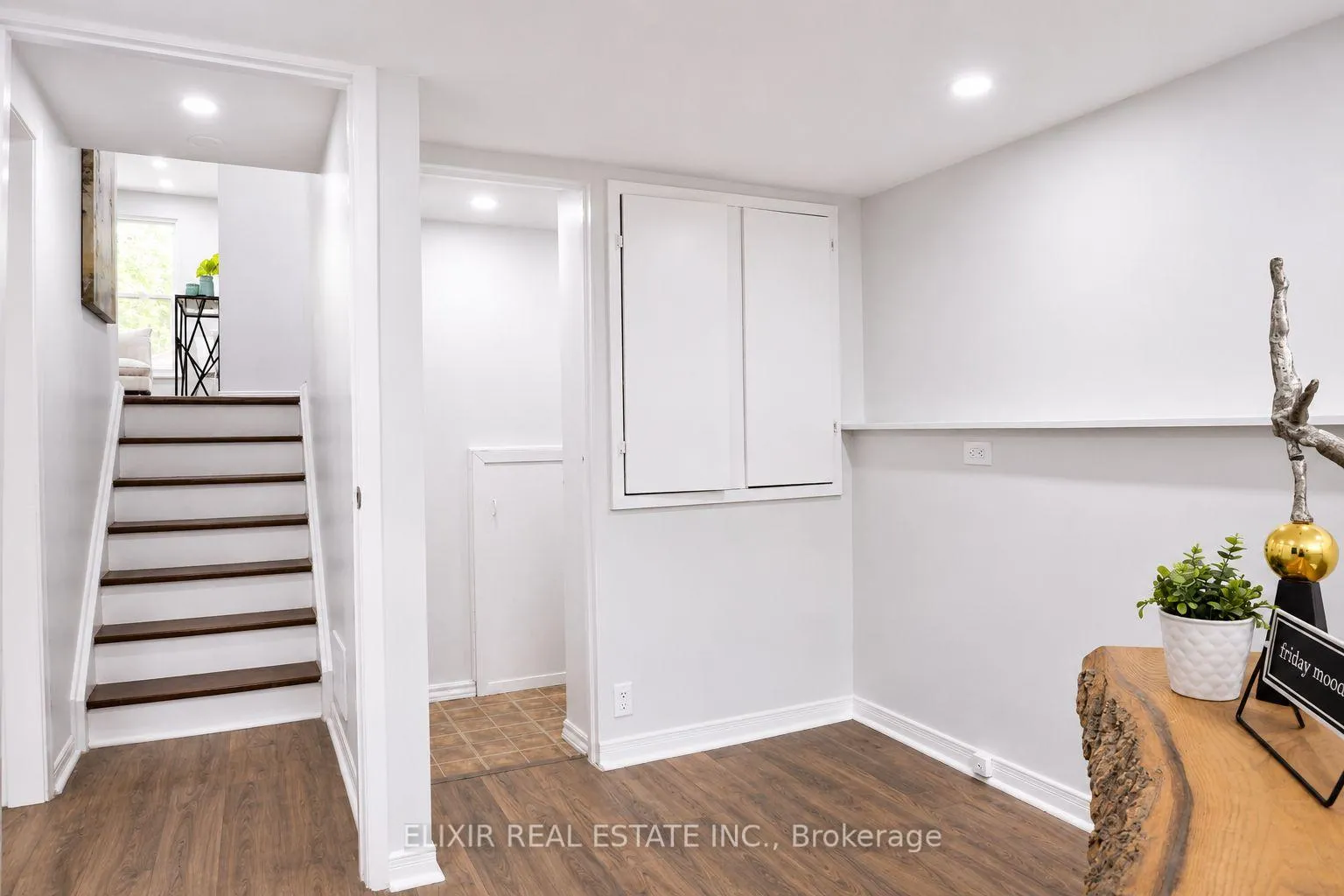 Photo 19 of 45 Austen Lane, Barrie, Letitia Heights — HOMEH