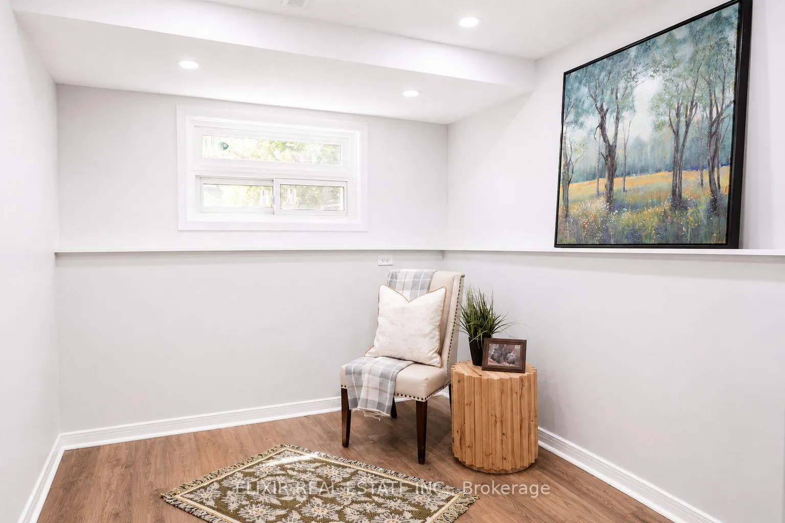 Photo 21 of 45 Austen Lane, Barrie, Letitia Heights — HOMEH