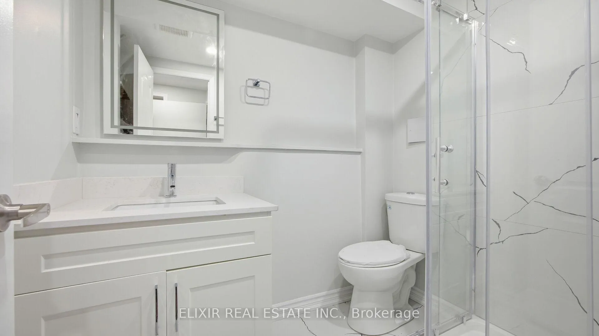 Photo 22 of 45 Austen Lane, Barrie, Letitia Heights — HOMEH