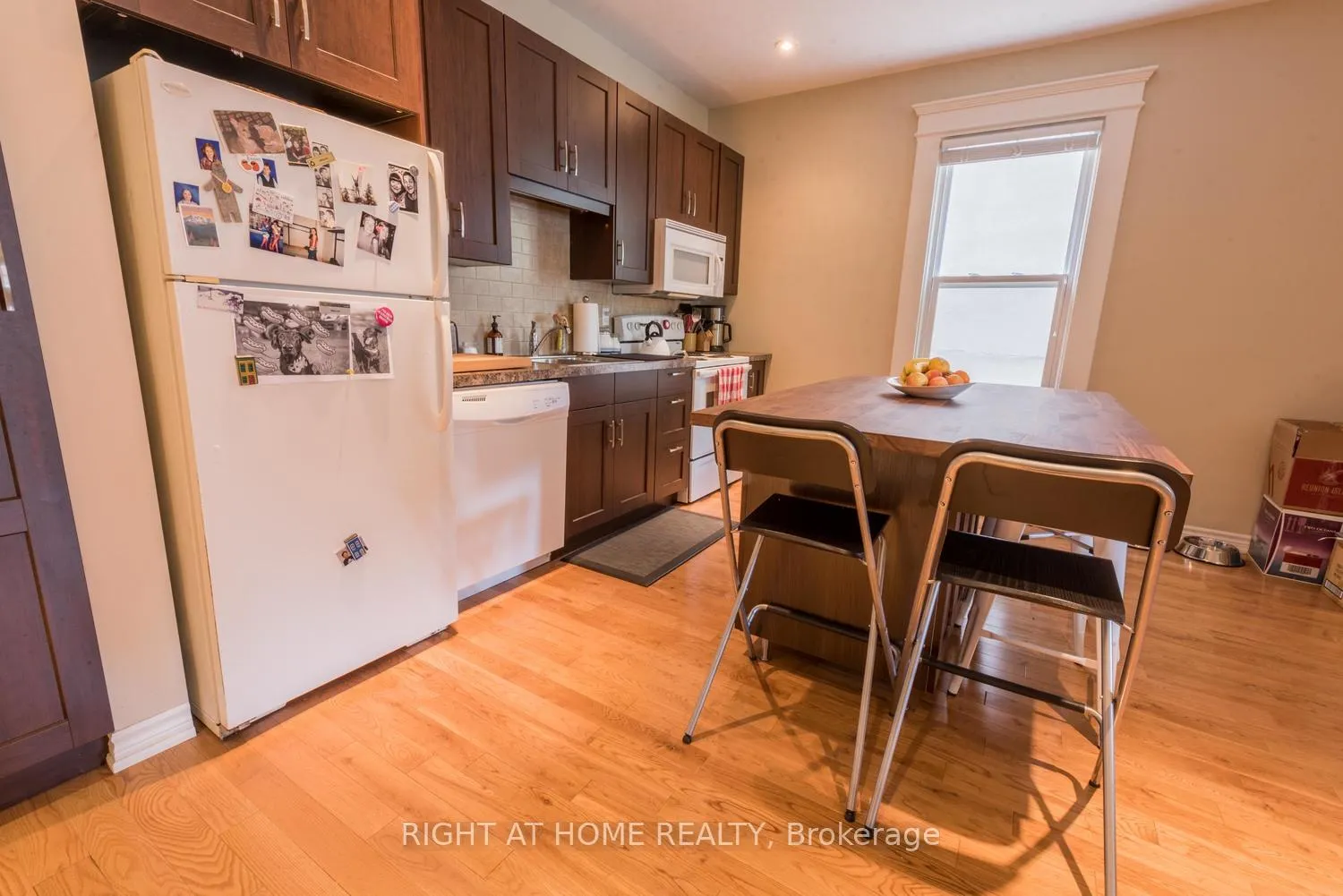 Photo 3 of Unit Unit 1, 52 Mcmurray Avenue, Toronto, Junction Area — HOMEH