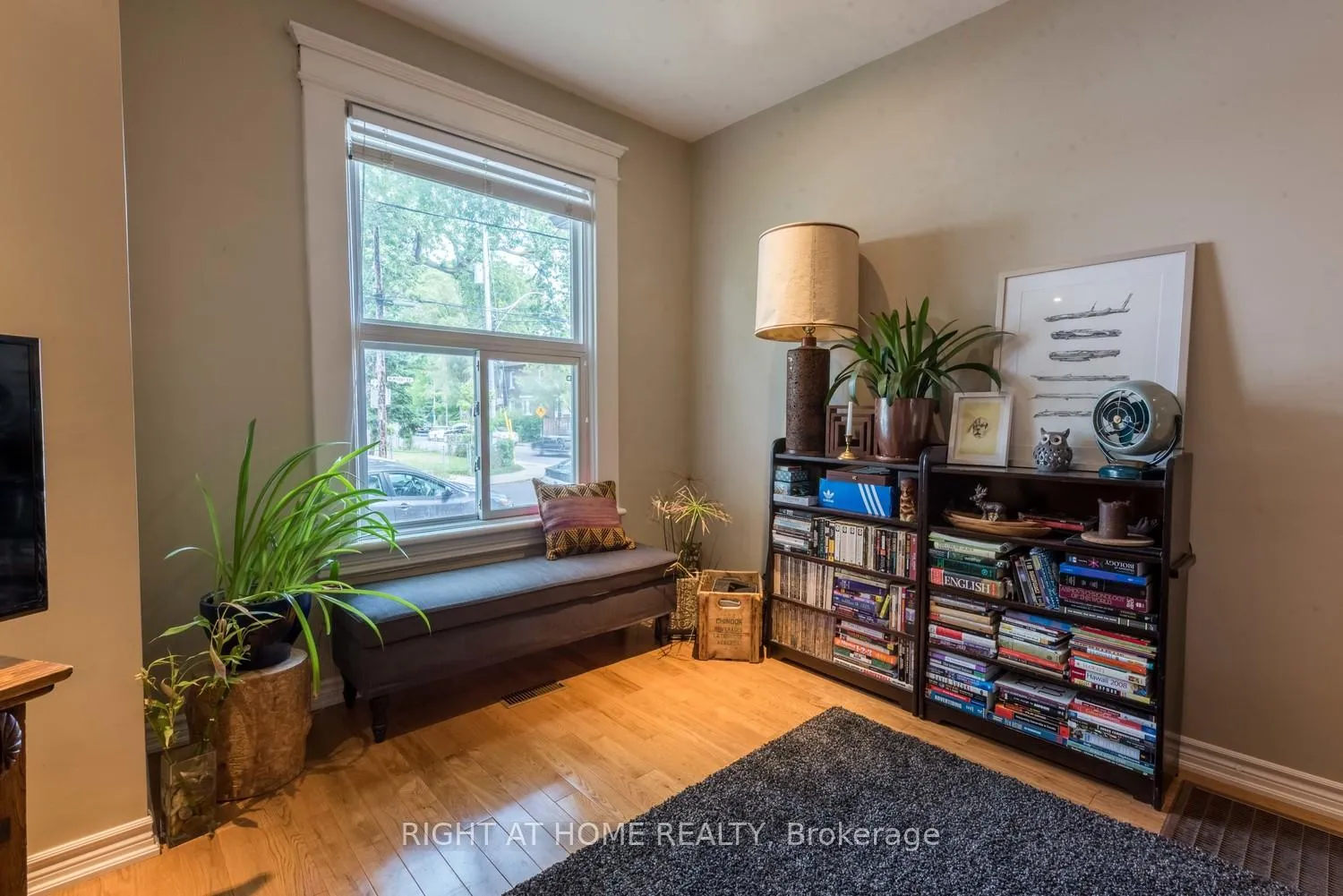 Photo 5 of Unit Unit 1, 52 Mcmurray Avenue, Toronto, Junction Area — HOMEH
