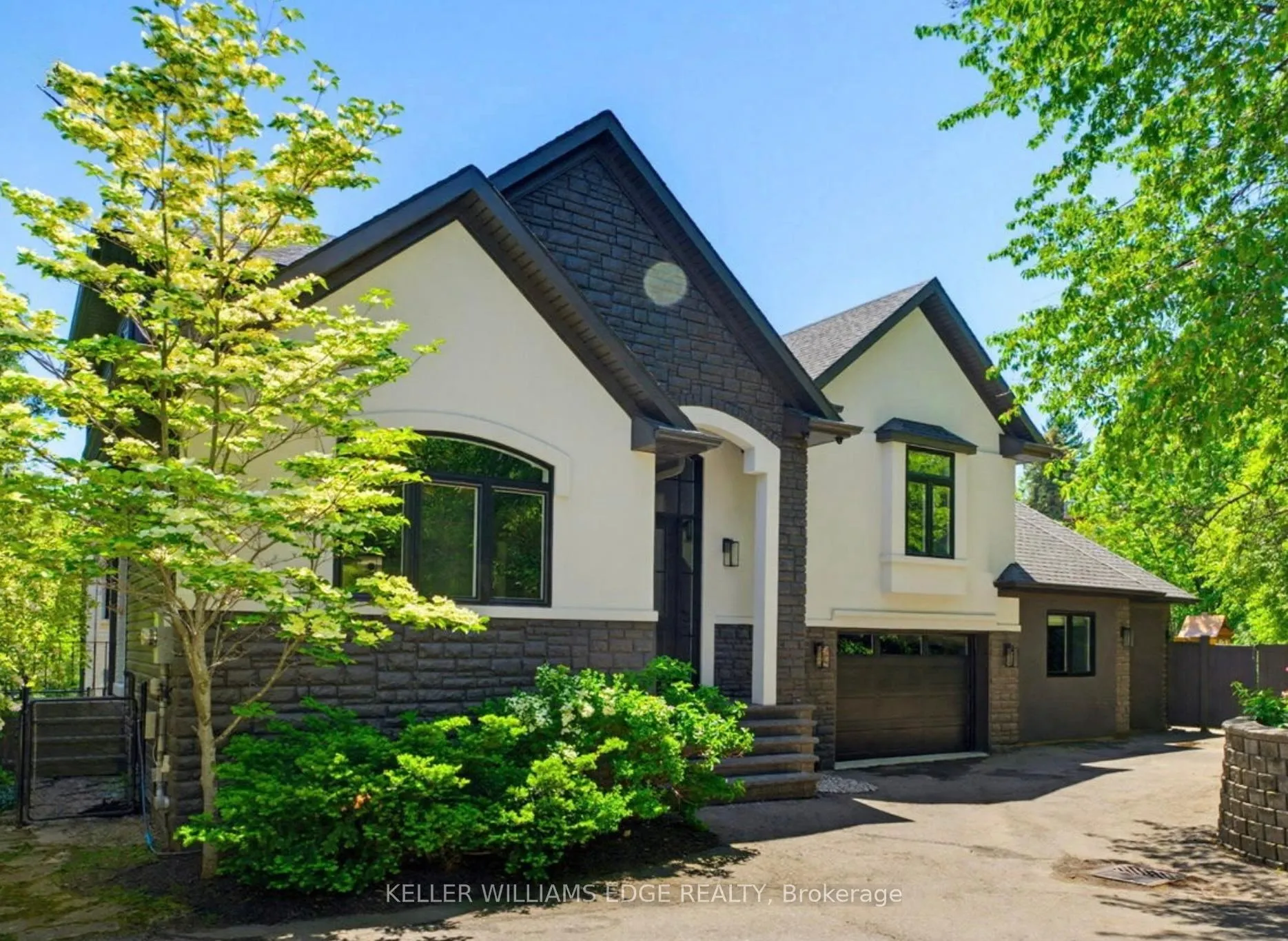 Front of 1316 Dundas Street