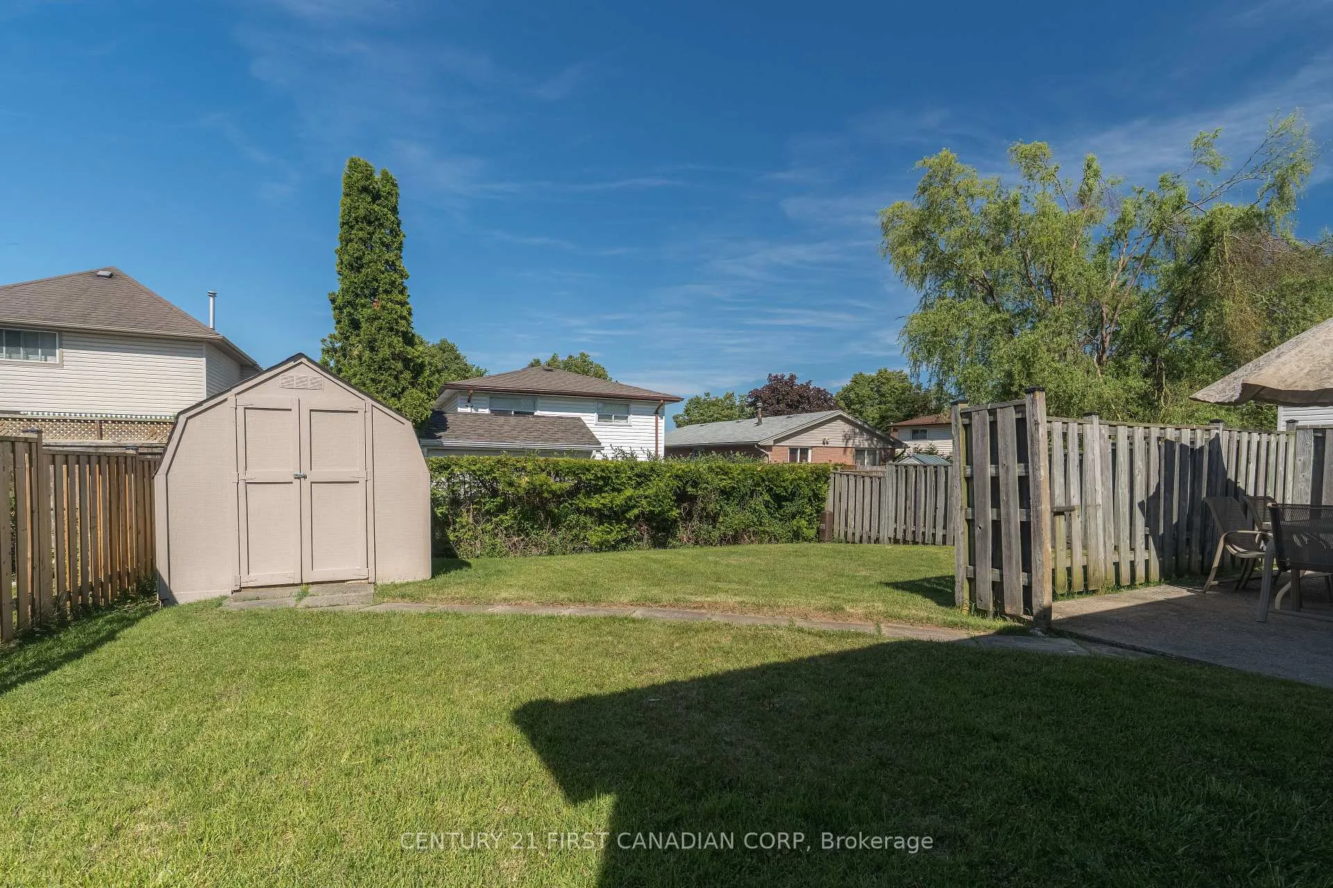 Photo 5 of 86 Edmunds Crescent E, London, South T — HOMEH