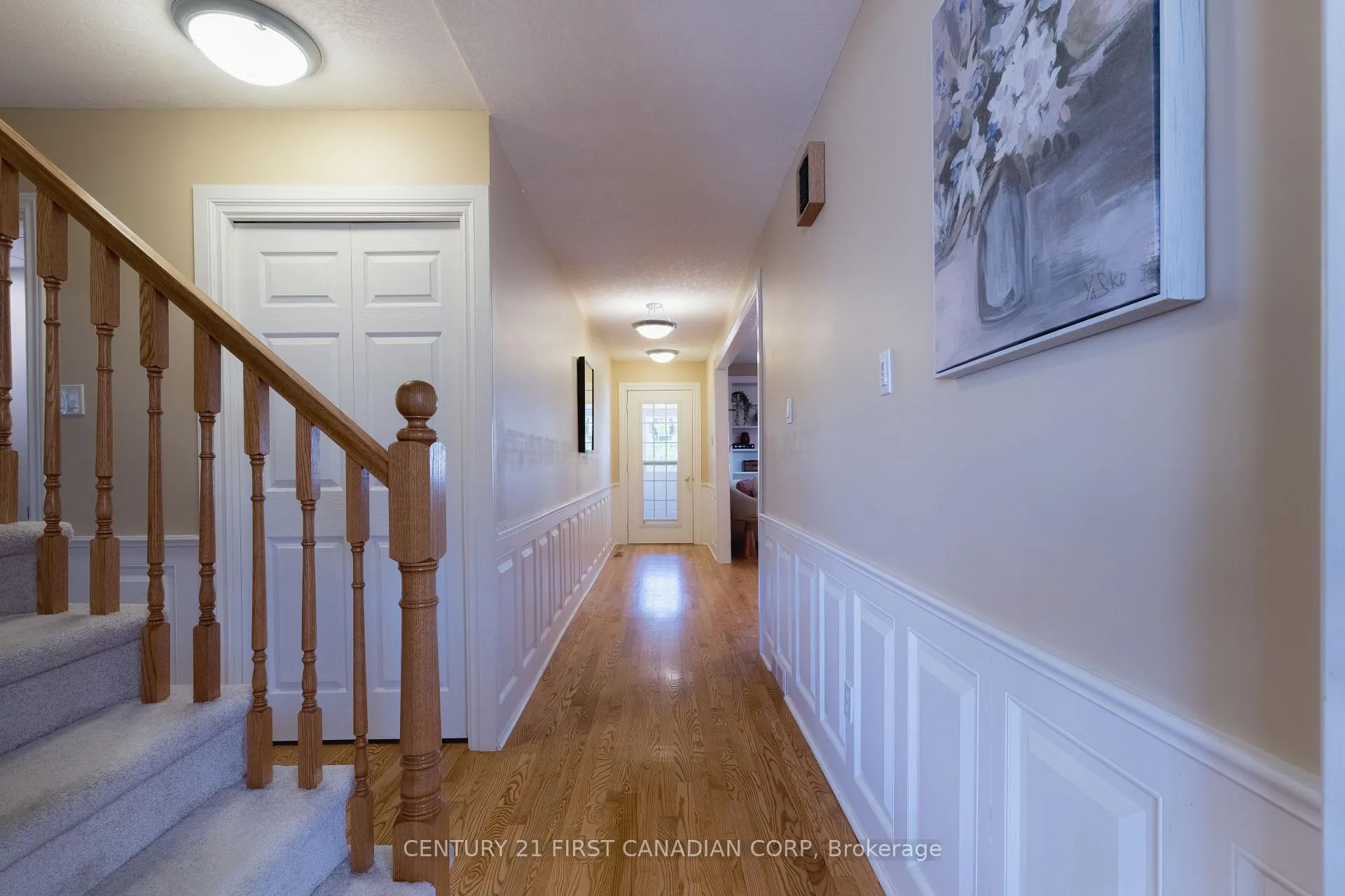 Photo 17 of 86 Edmunds Crescent E, London, South T — HOMEH