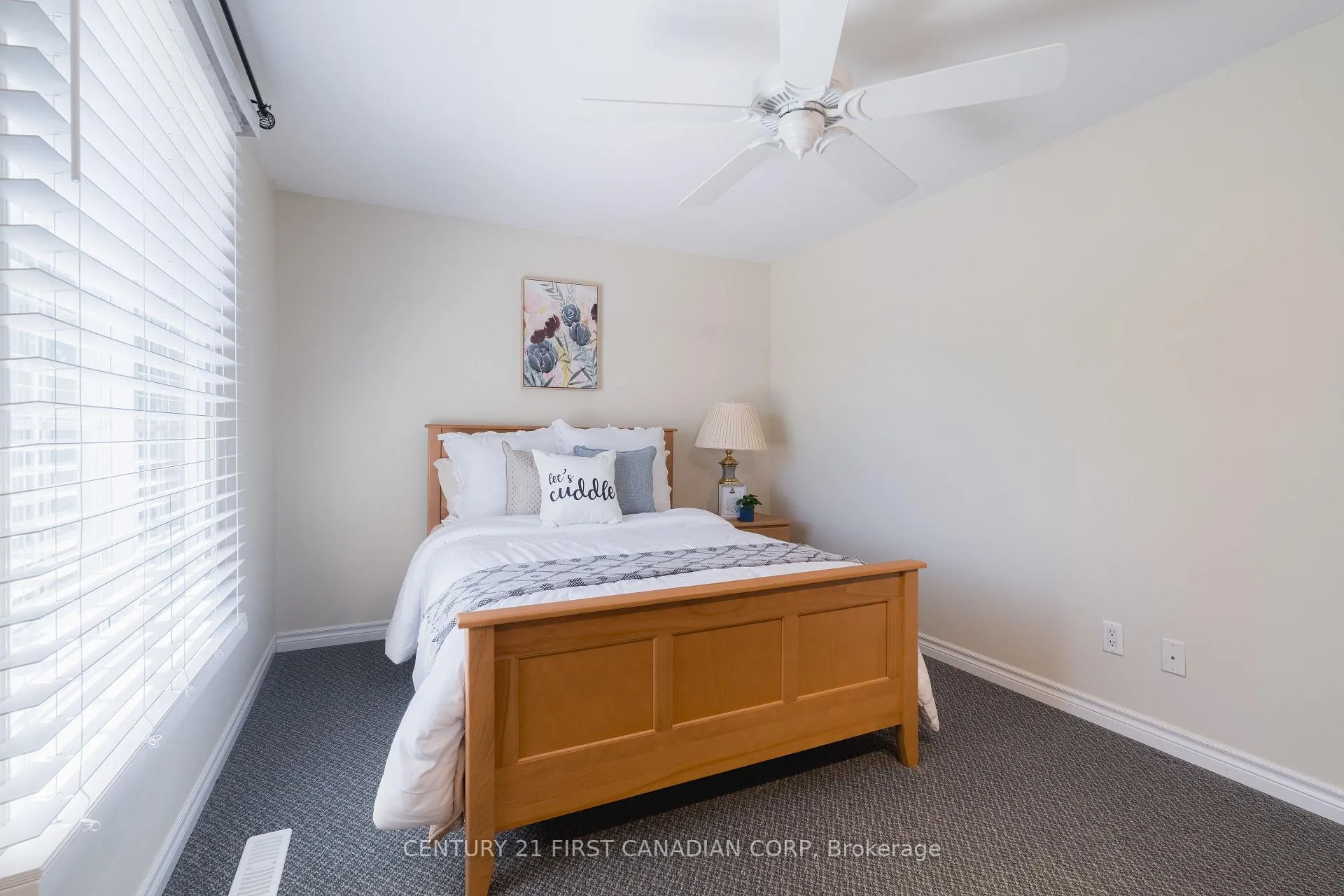 Photo 30 of 86 Edmunds Crescent E, London, South T — HOMEH