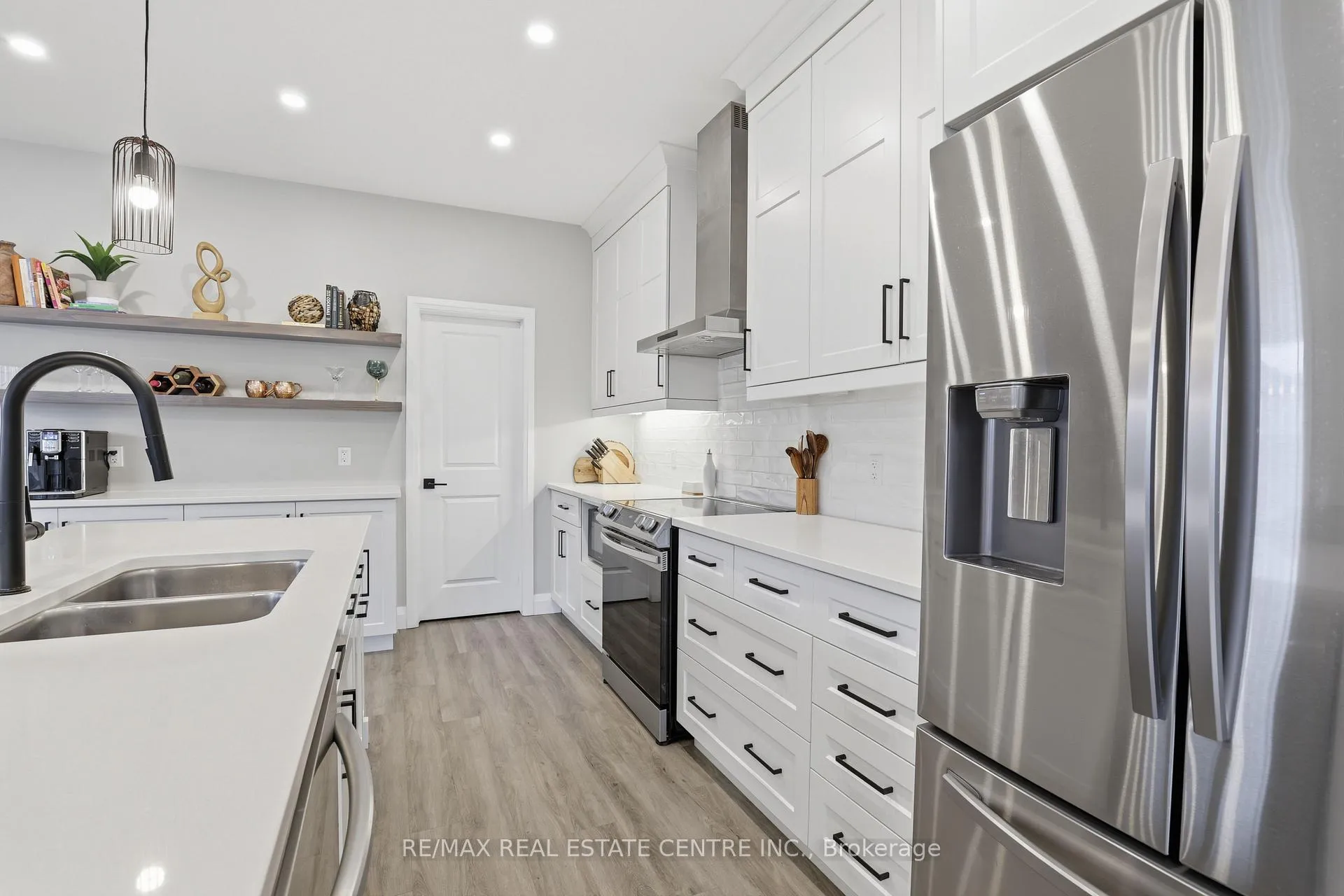 Photo 8 of 95 Dallan Drive, Guelph, Pineridge/Westminster Woods — HOMEH