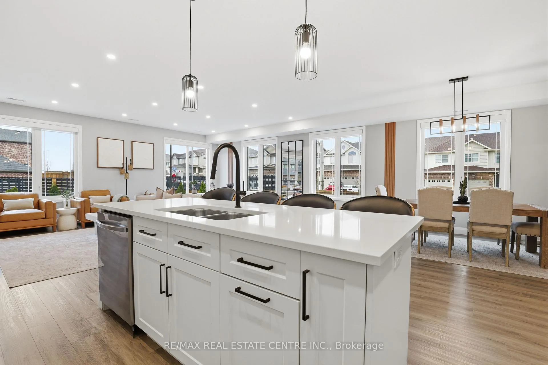 Photo 15 of 95 Dallan Drive, Guelph, Pineridge/Westminster Woods — HOMEH