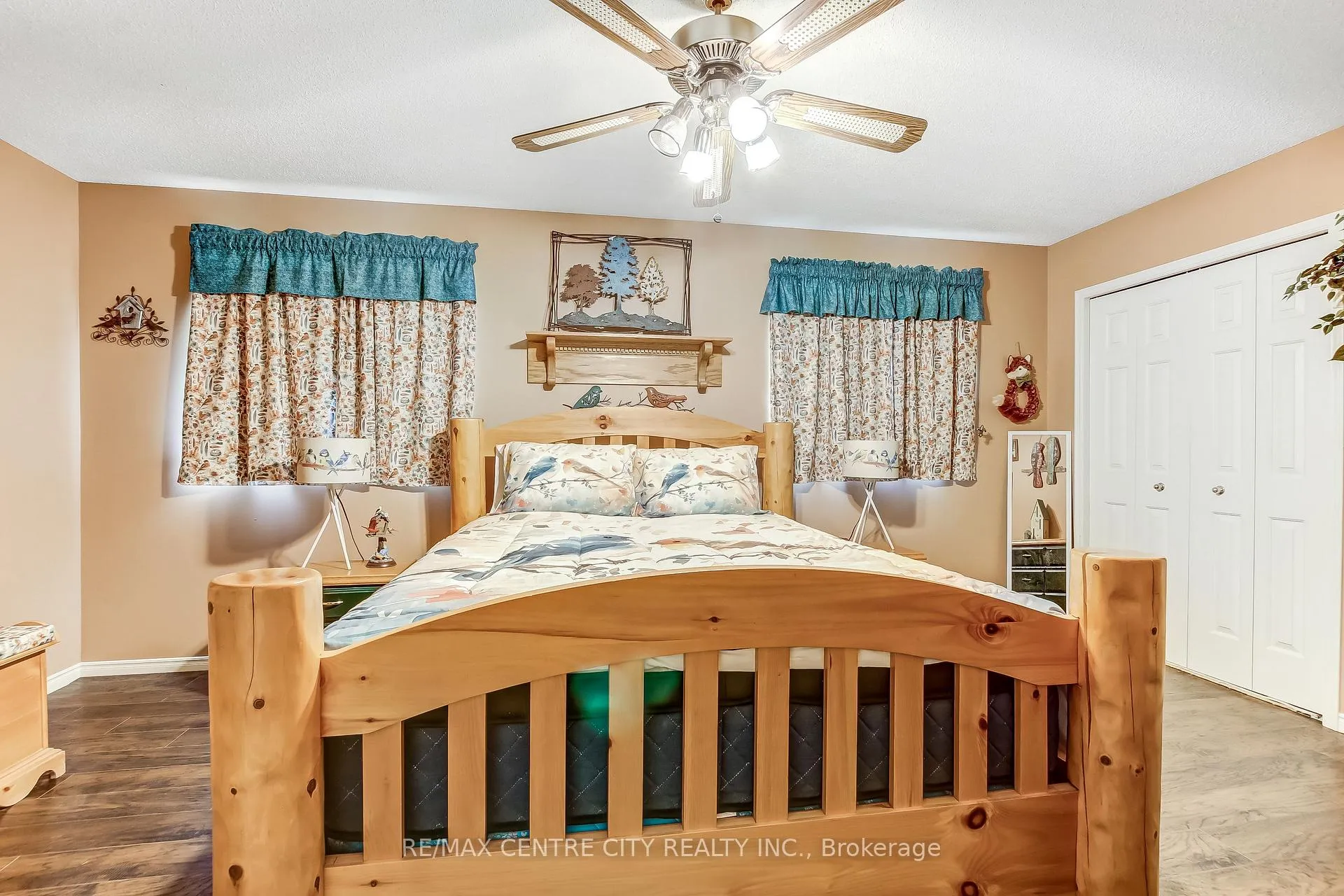 Photo 8 of 11 Willow Street, St. Thomas — HOMEH