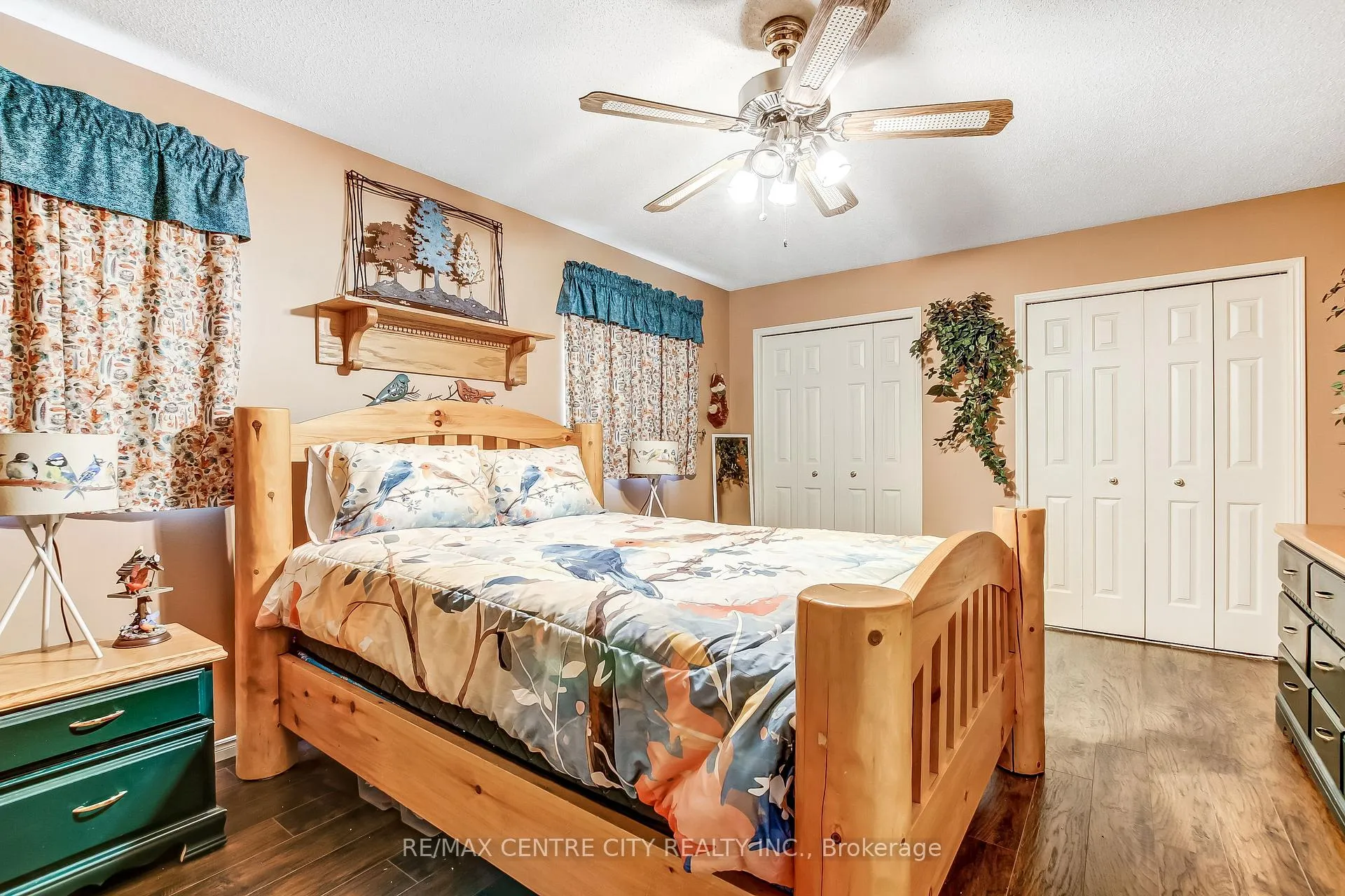 Photo 9 of 11 Willow Street, St. Thomas — HOMEH