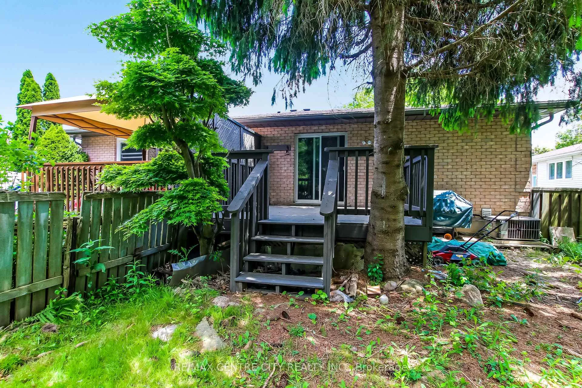 Photo 23 of 11 Willow Street, St. Thomas — HOMEH