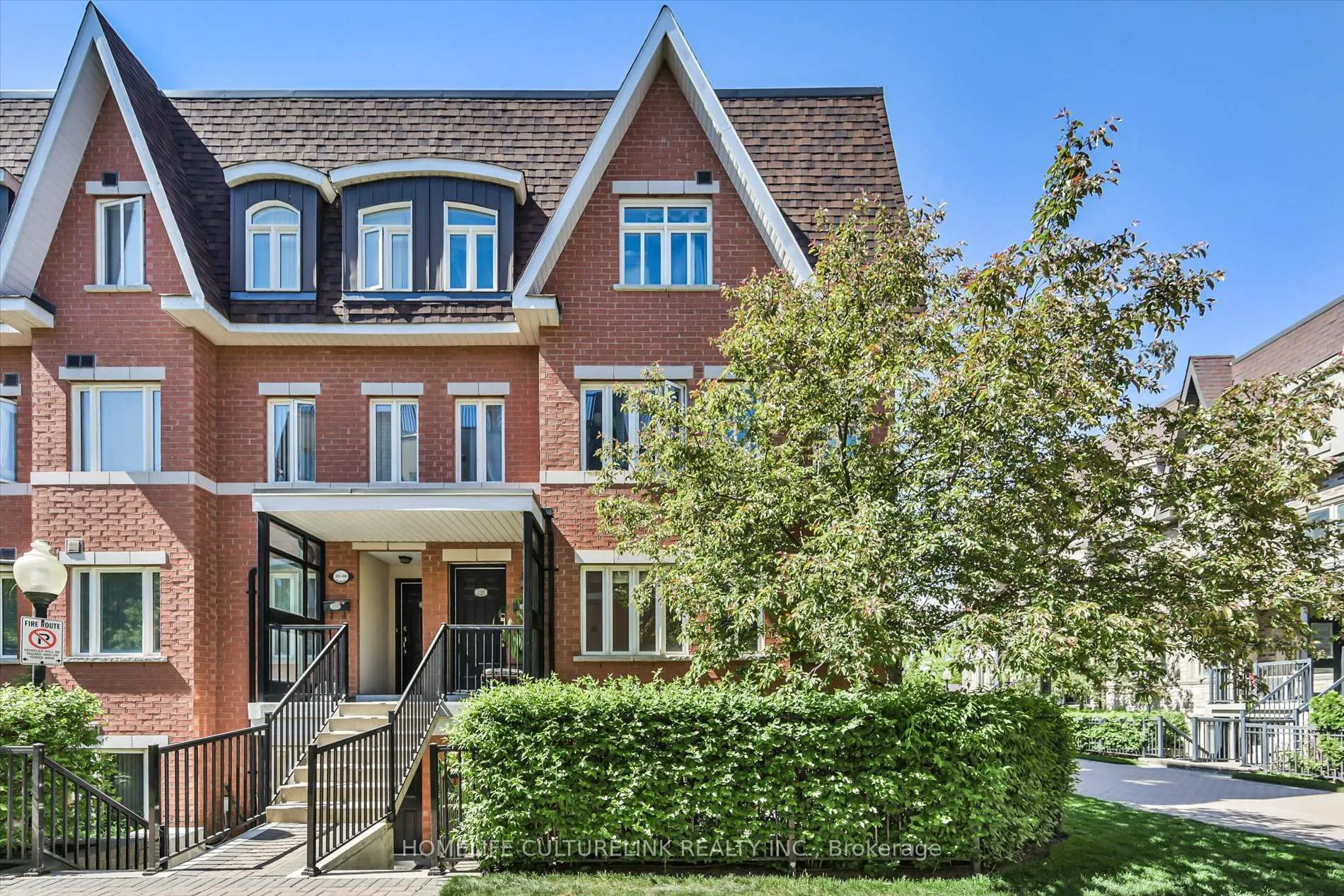 Photo 2 of Unit 120, 316 John Street, Markham, Aileen-Willowbrook — HOMEH