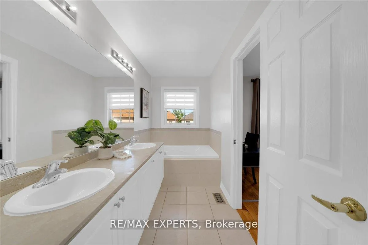 Photo 29 of 10534 Victoria Square Boulevard, Markham, Cathedraltown — HOMEH