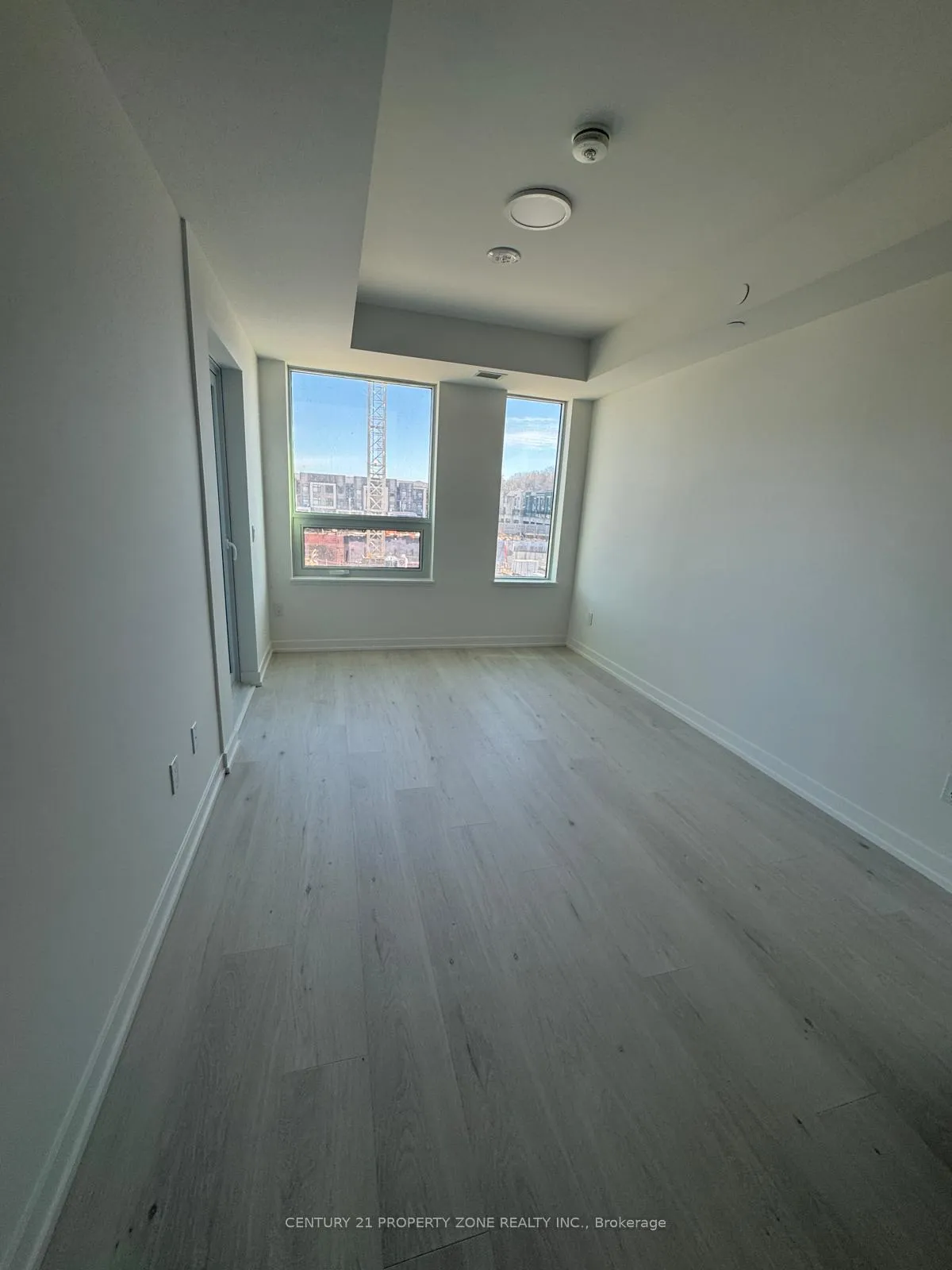 Photo 2 of Unit 213, 2501 Saw Whet Boulevard, Oakville, Glen Abbey — HOMEH