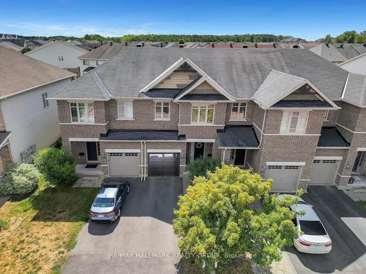 Photo 1 of 755 Bowercrest Crescent, Ottawa, Riverside South/Gloucester Glen — HOMEH