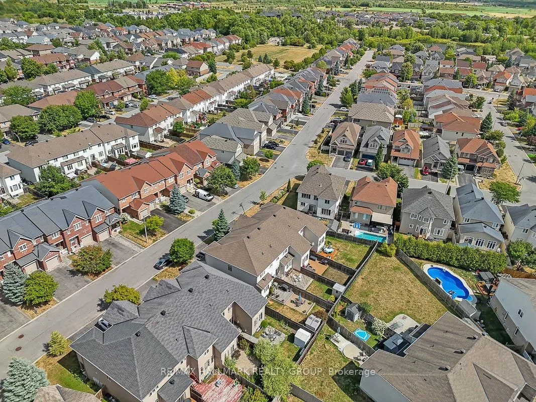 Photo 36 of 755 Bowercrest Crescent, Ottawa, Riverside South/Gloucester Glen — HOMEH