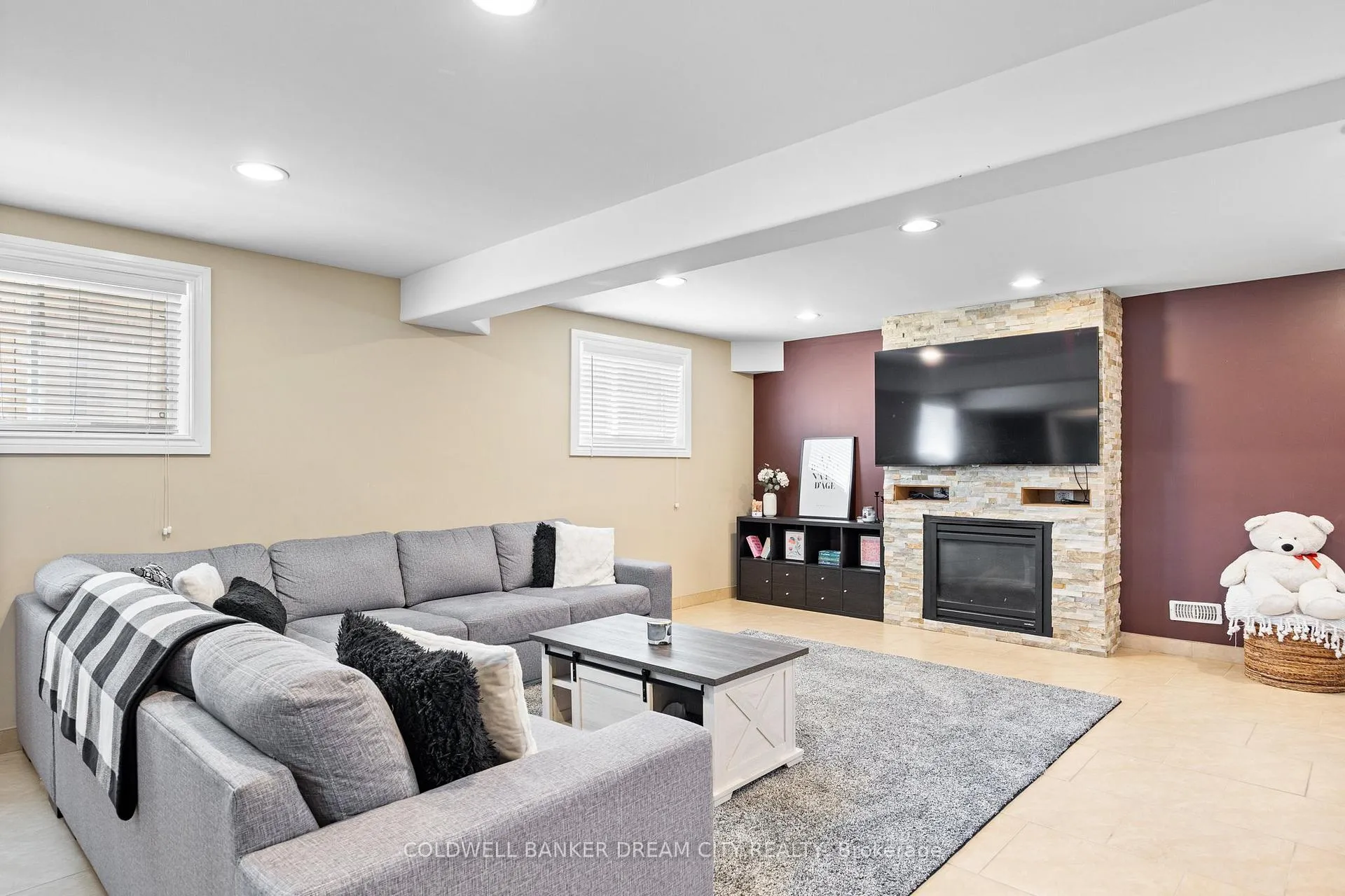 Photo 10 of 239 Branton Crescent, Lakeshore — HOMEH