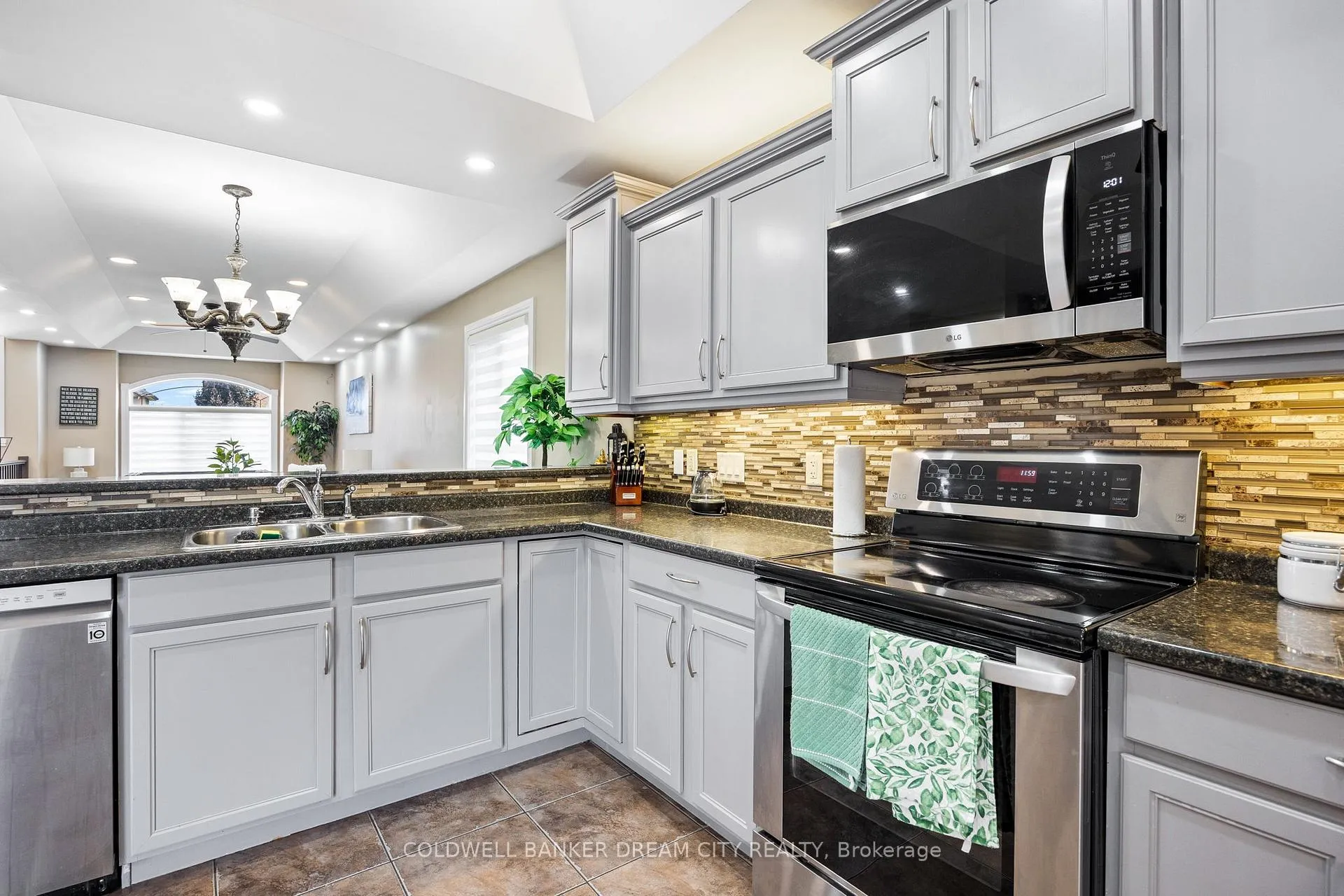 Photo 16 of 239 Branton Crescent, Lakeshore — HOMEH
