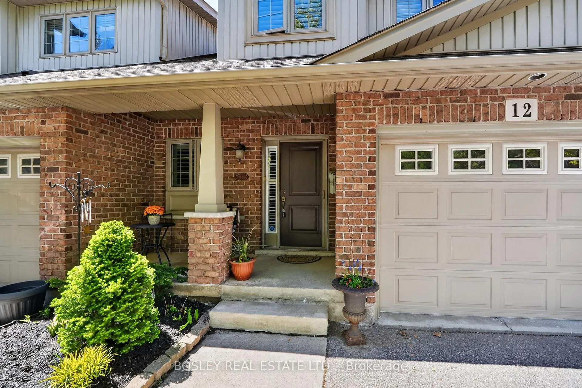 Photo 1 of Unit Unit 12, 7 Gibson Place, St. Catharines, Downtown — HOMEH