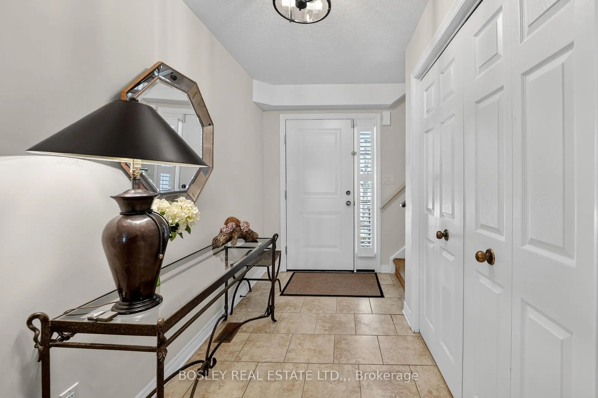 Photo 3 of Unit Unit 12, 7 Gibson Place, St. Catharines, Downtown — HOMEH
