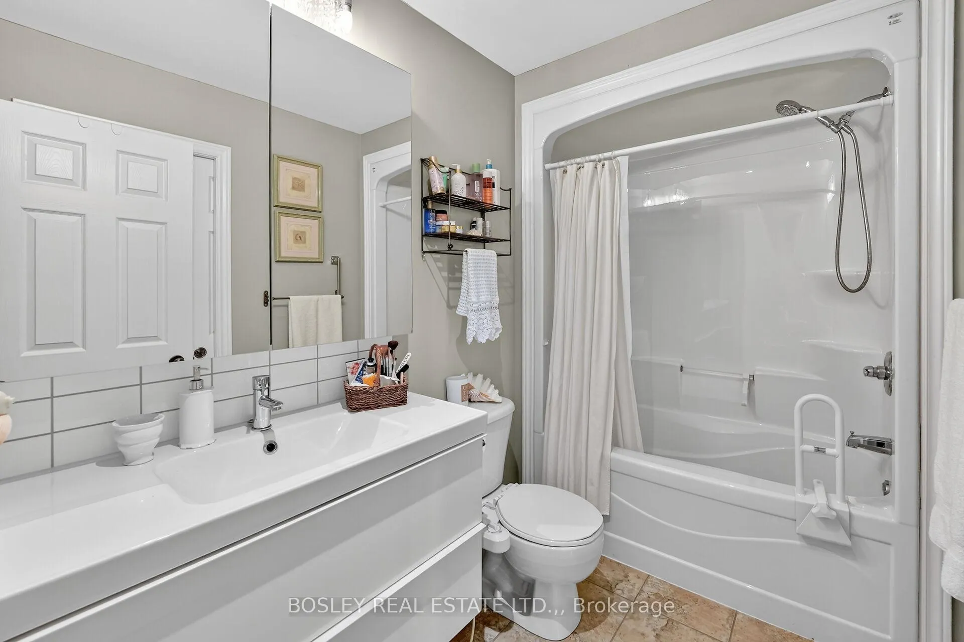 Photo 13 of Unit Unit 12, 7 Gibson Place, St. Catharines, Downtown — HOMEH