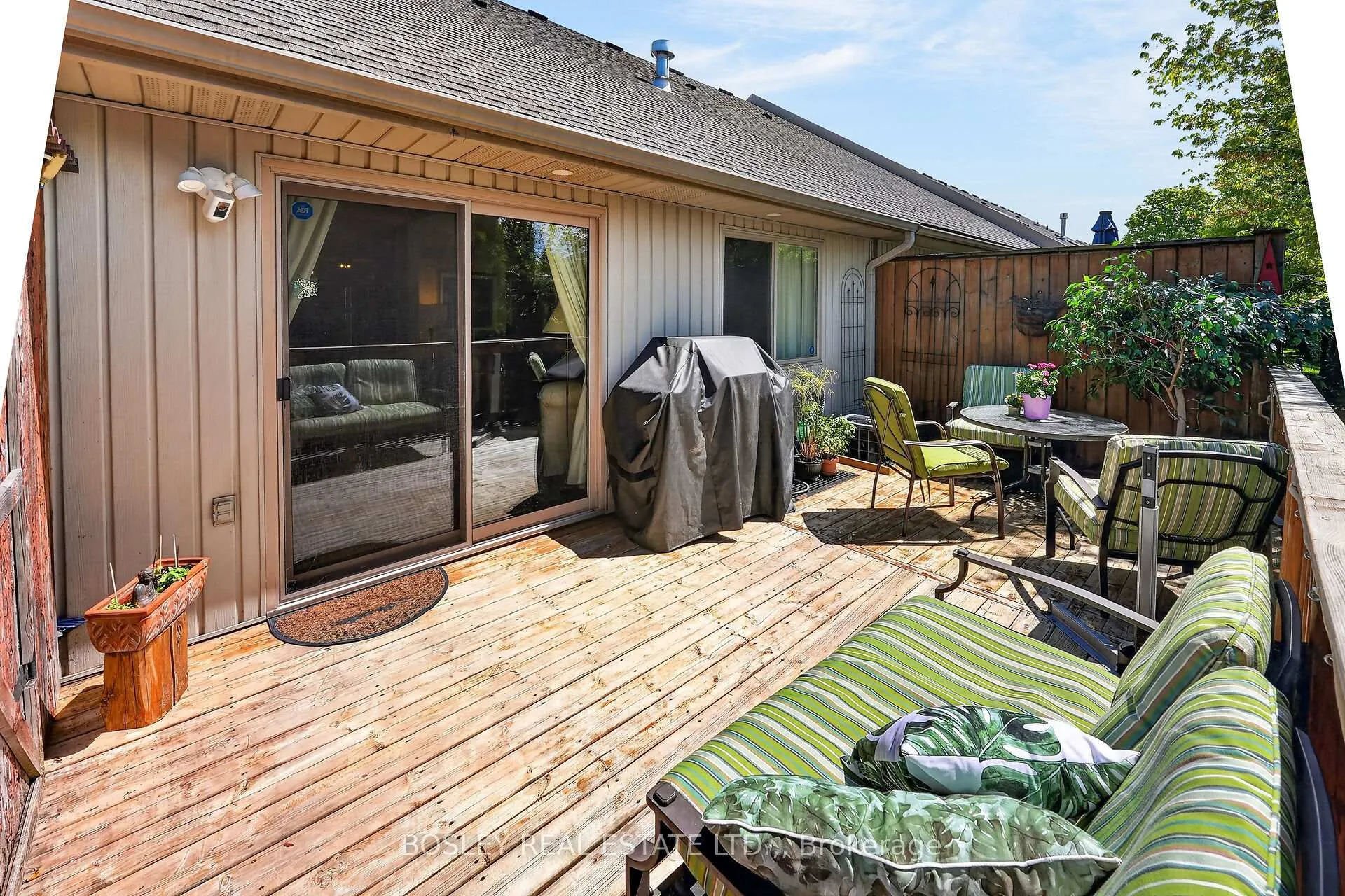 Photo 20 of Unit Unit 12, 7 Gibson Place, St. Catharines, Downtown — HOMEH