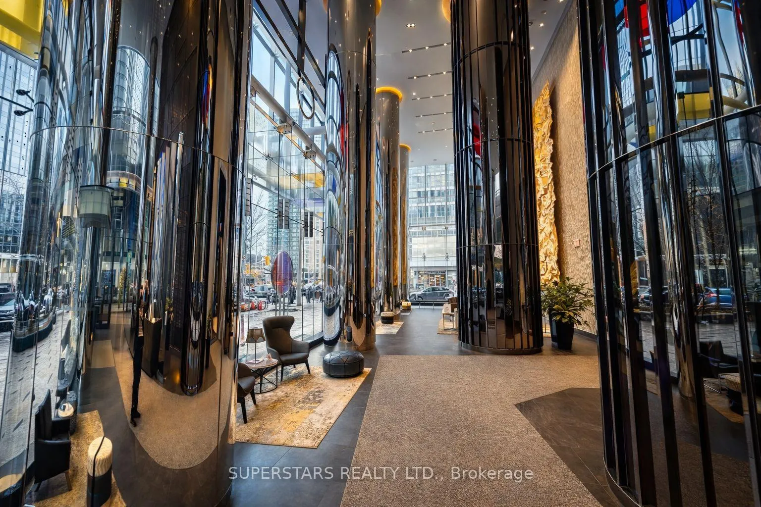 Photo 2 of Unit 4208, 10 York Street, Toronto, Waterfront Communities — HOMEH