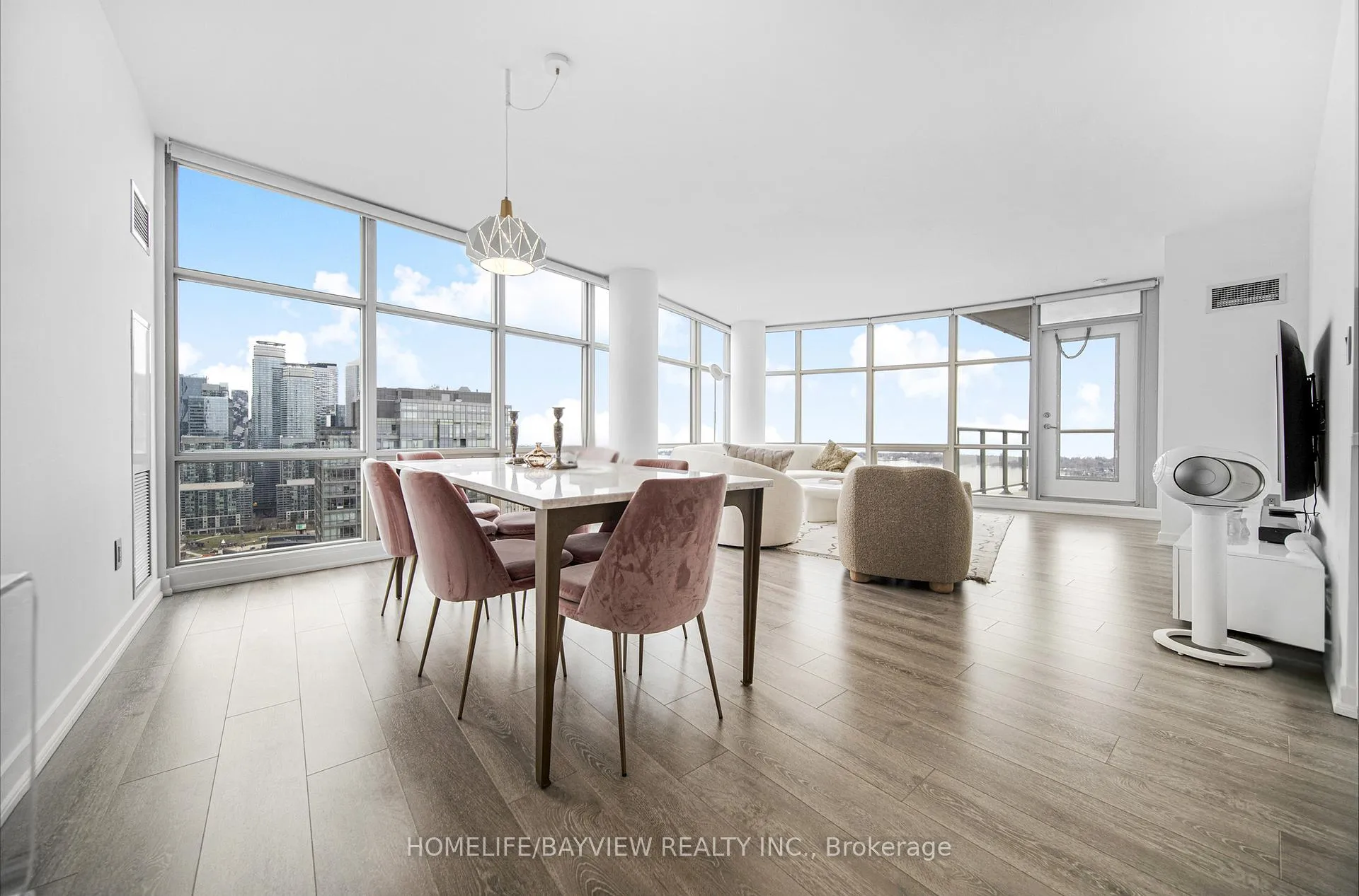 Photo 6 of Unit 4109, 35 Mariner Terrace, Toronto, Waterfront Communities — HOMEH
