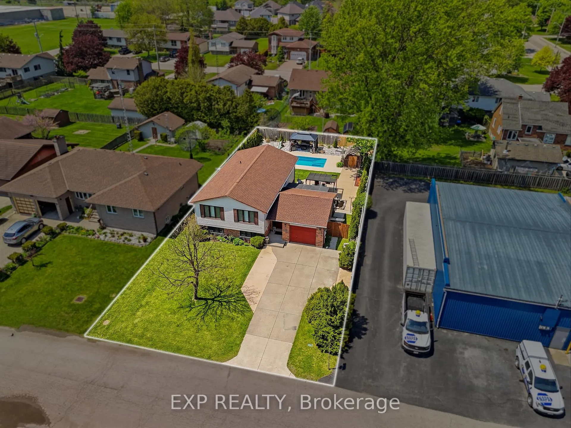 Photo 5 of 271 Anne Street, West Elgin, West Lorne — HOMEH