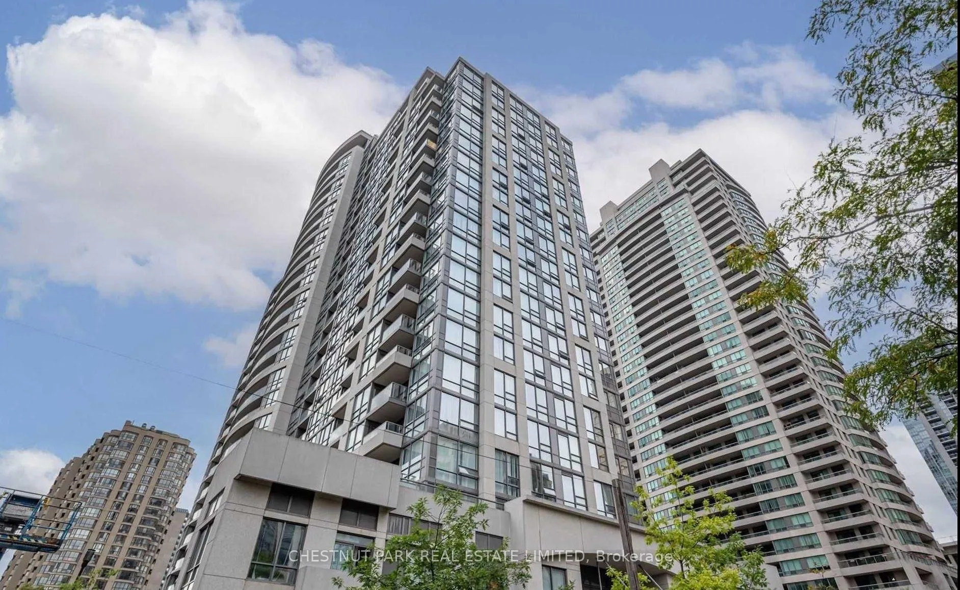 Front of Unit 720, 35 Hollywood Avenue