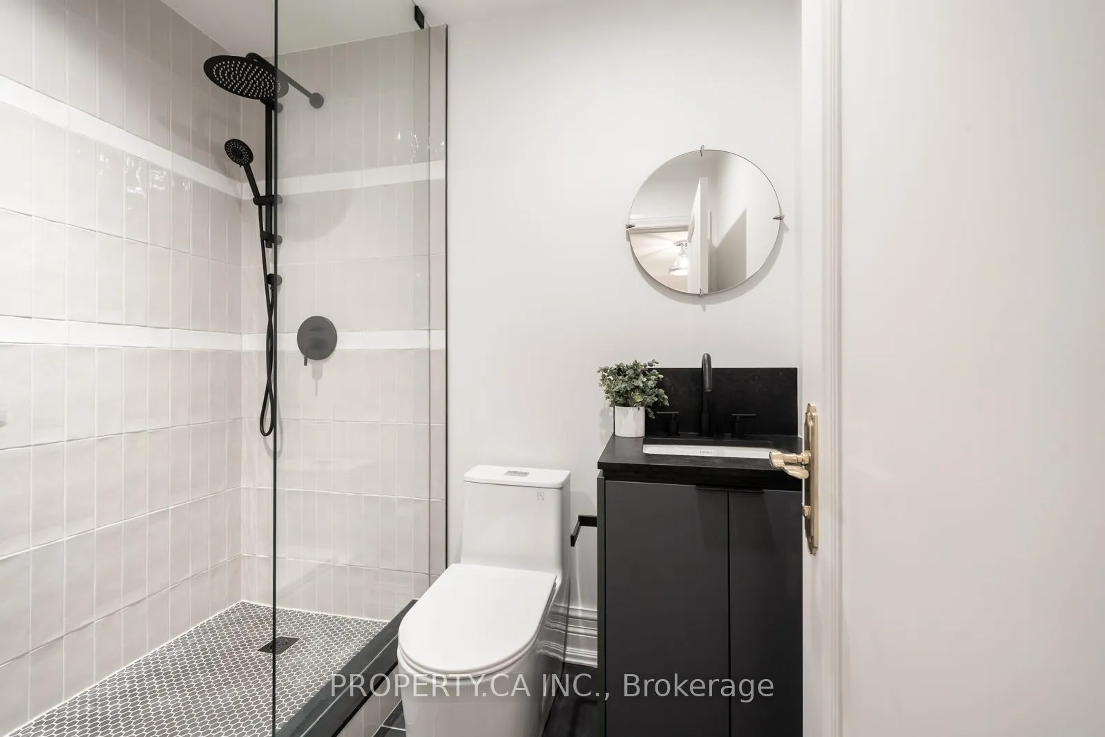 Photo 36 of 43 Bernard Avenue, Toronto, The Annex — HOMEH