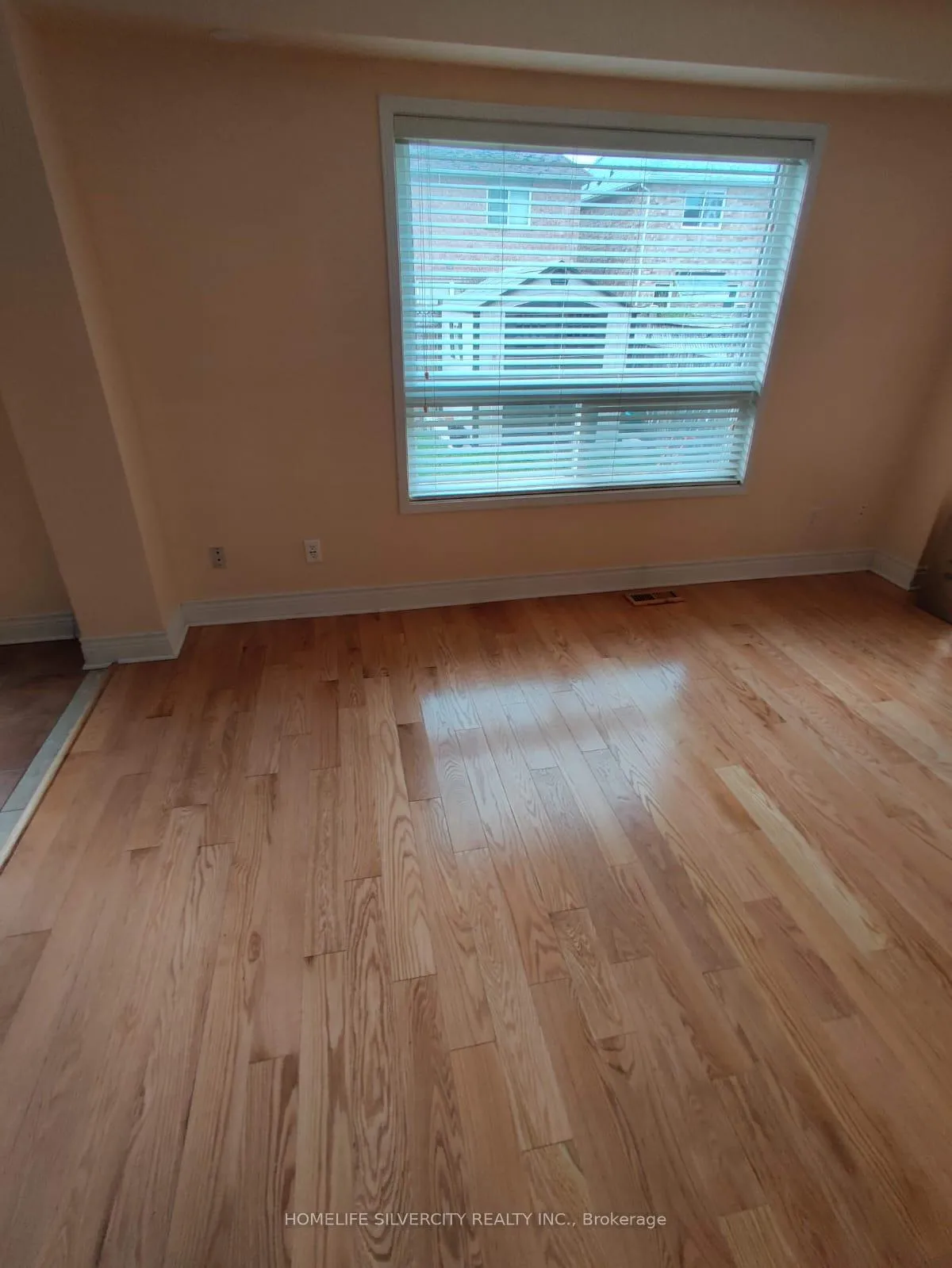 Photo 3 of 6 Silverbell Court, Brampton, Fletcher's Meadow — HOMEH