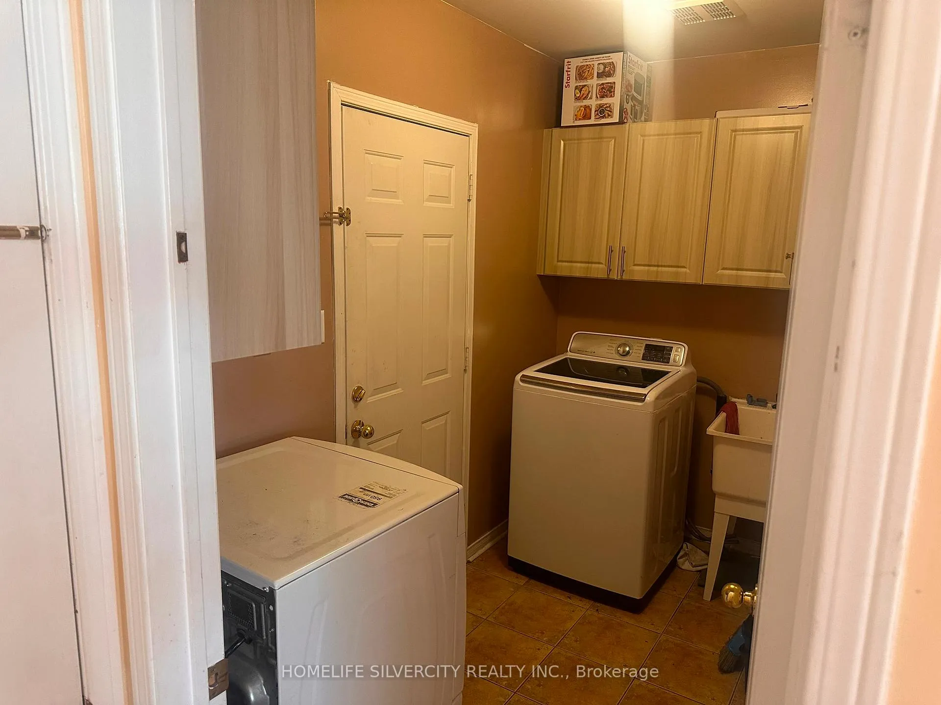 Photo 7 of 6 Silverbell Court, Brampton, Fletcher's Meadow — HOMEH